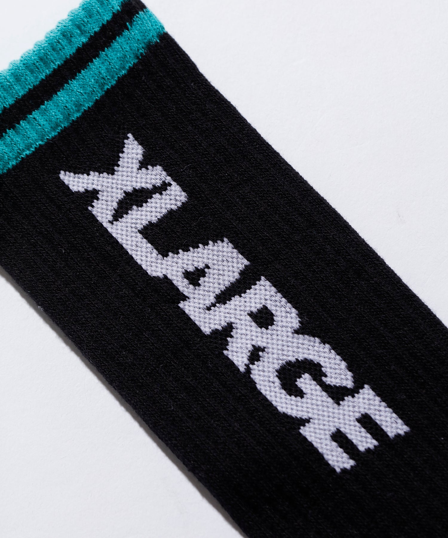 ถุงเท้า XLARGE รุ่น Contrast Stripe Standard Logo Socks