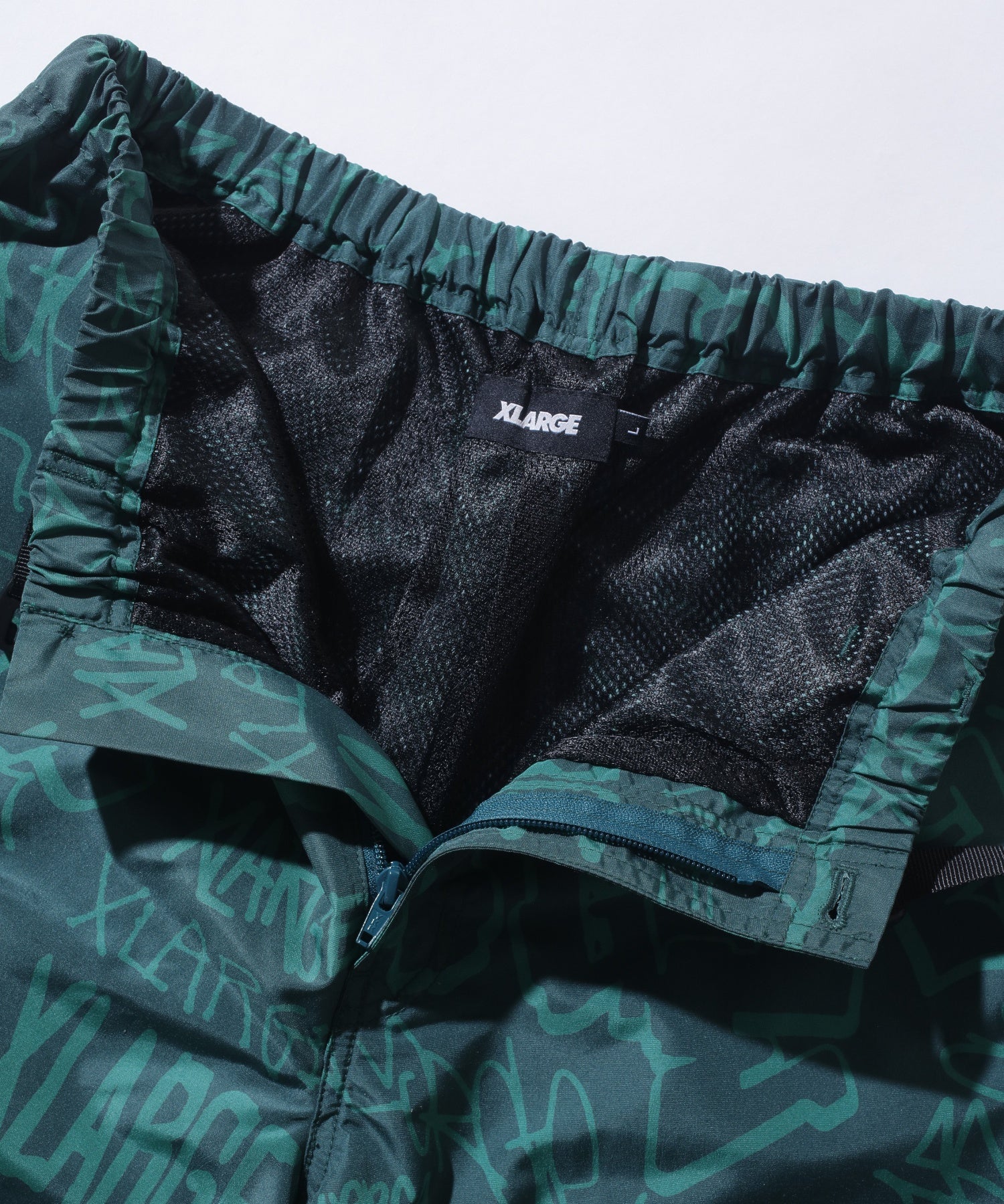 กางเกงขาสั้น XLARGE รุ่น Graffiti Easy Short Pants