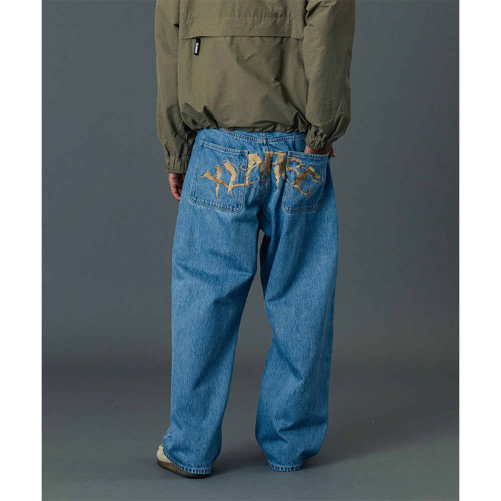 กางเกงยีนส์ผ้าเดนิม XLARGE รุ่น RAGE LOGO DENIM PANTS