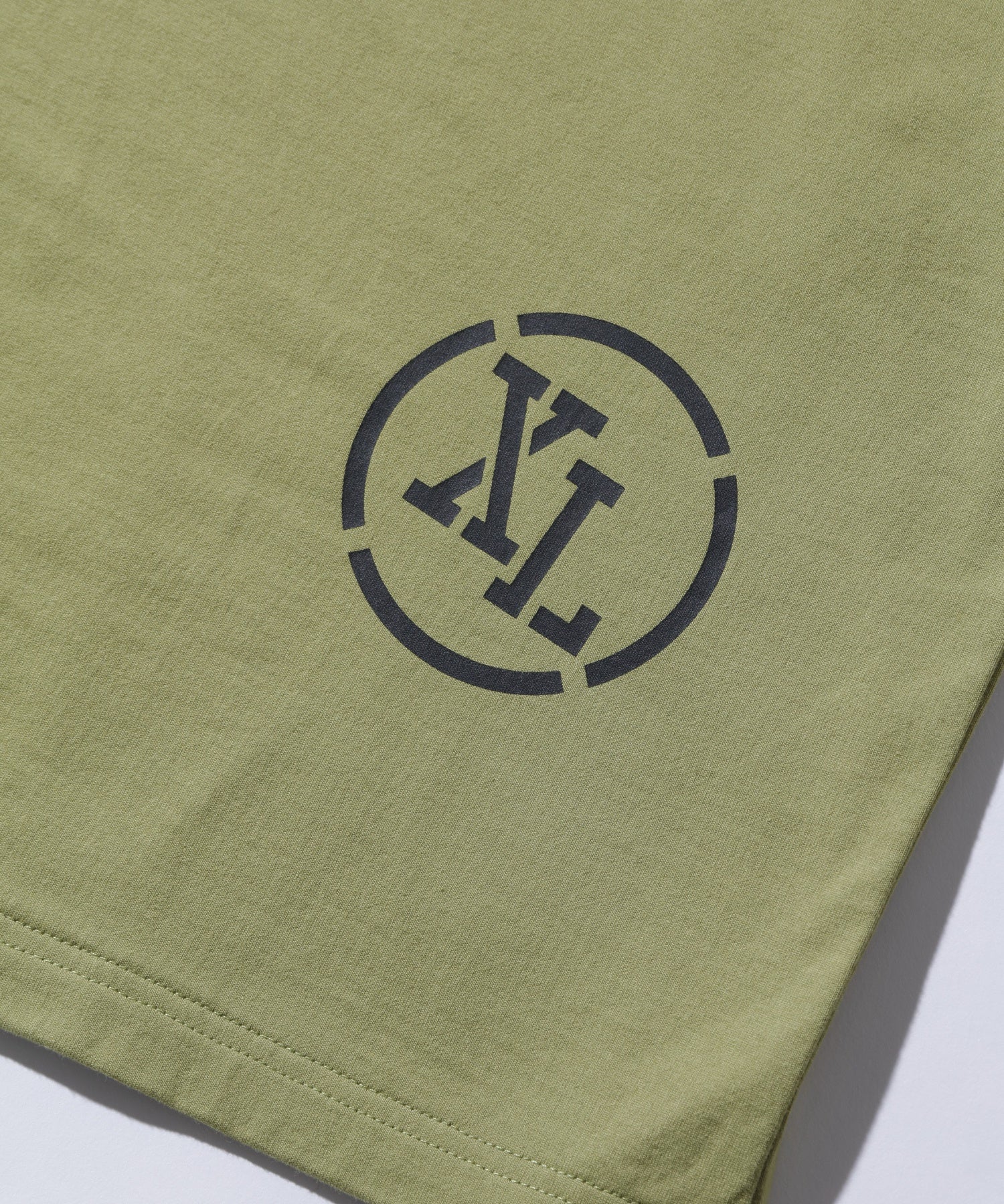 เสื้อสเวตเตอร์ MILITARY LOGO L/S TEE