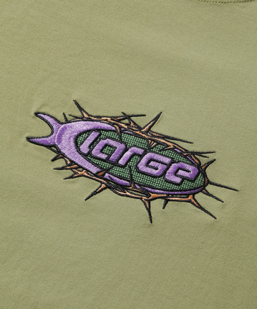 เสื้อยืดแขนสั้น XLARGE รุ่น BARBED WIRE LOGO S/S TEE