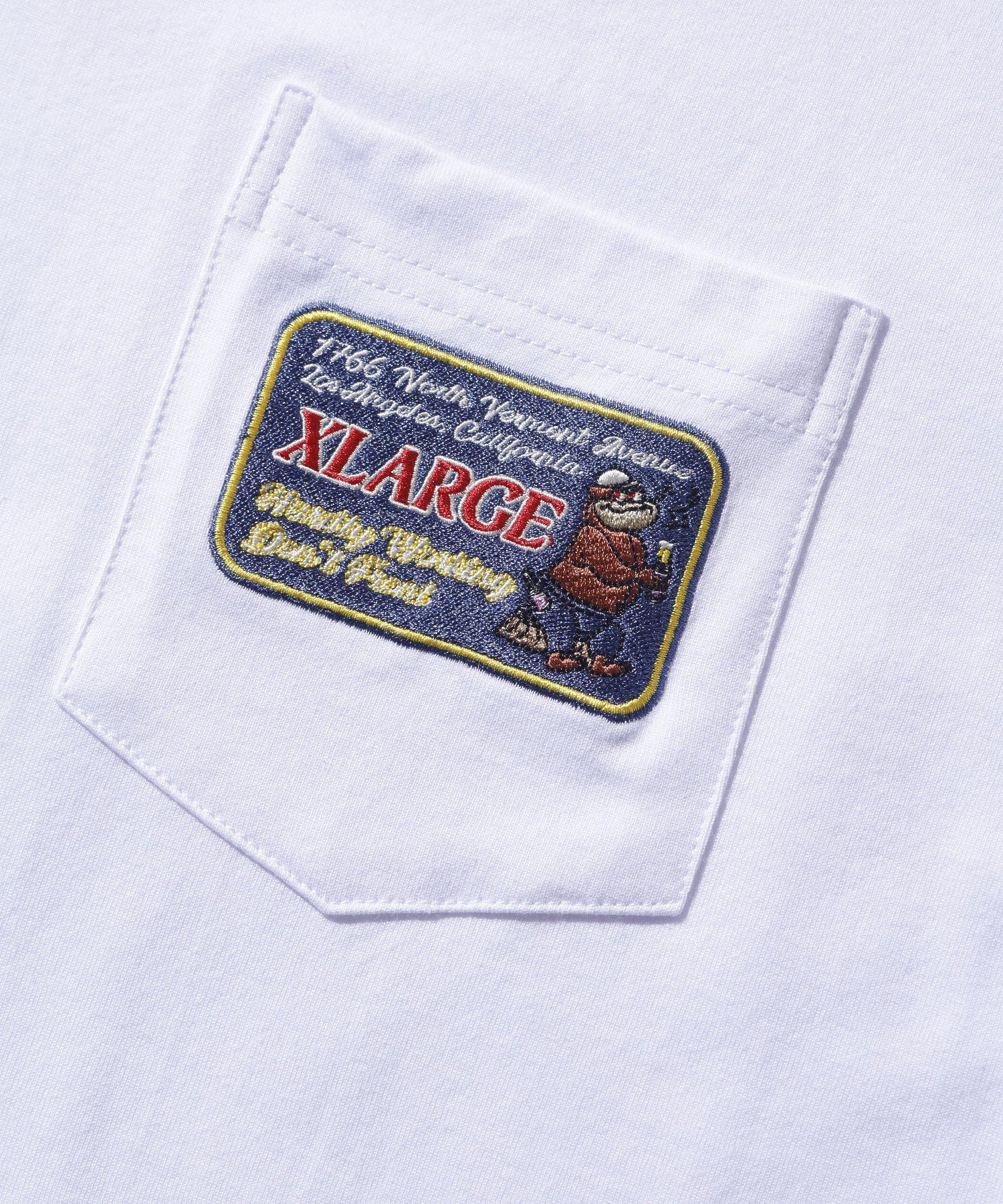 เสื้อยืดแขนสั้น XLARGE รุ่น BEAR WITH BOTTLES S/S POCKET TEE