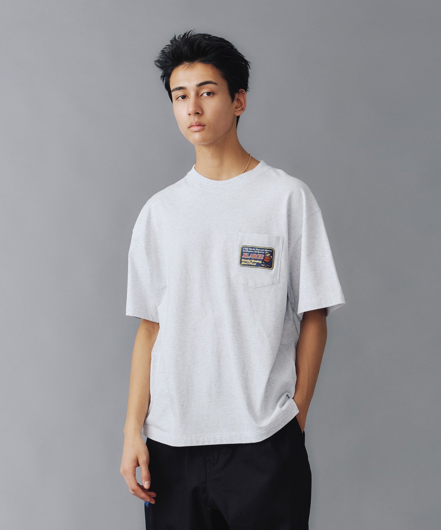เสื้อยืดแขนสั้น XLARGE รุ่น BEAR WITH BOTTLES S/S POCKET TEE