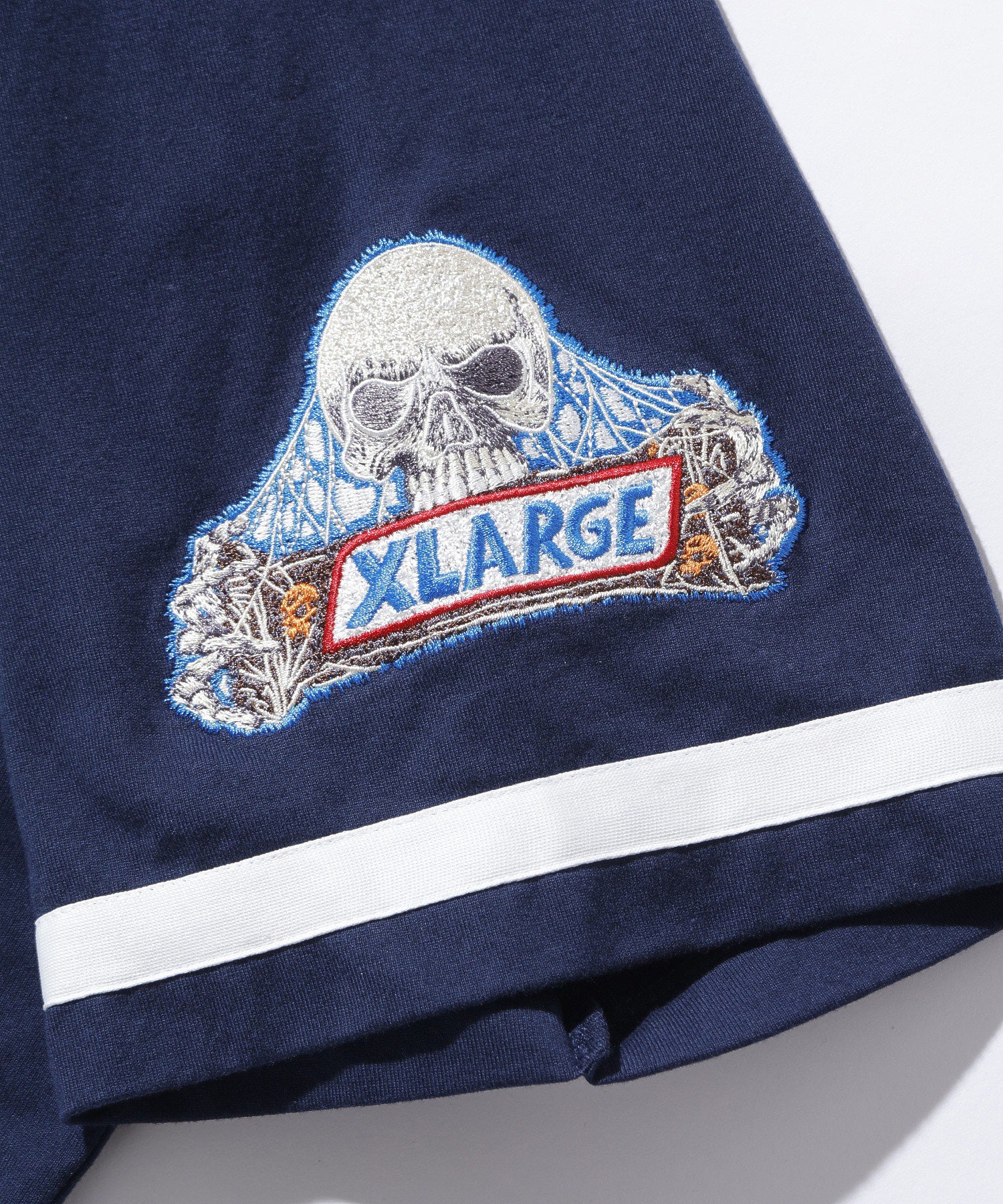 เสื้อเชิ้ต XLARGE รุ่น EMBROIDERED BASEBALL SHIRT