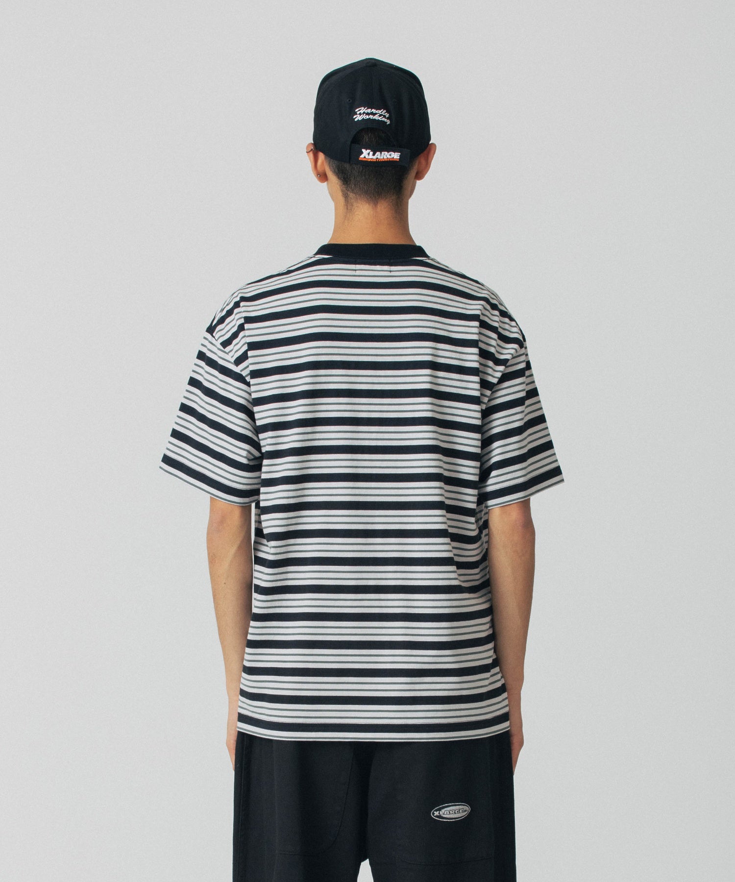 เสื้อยืดแขนสั้น XLARGE รุ่น Striped S/S Tee