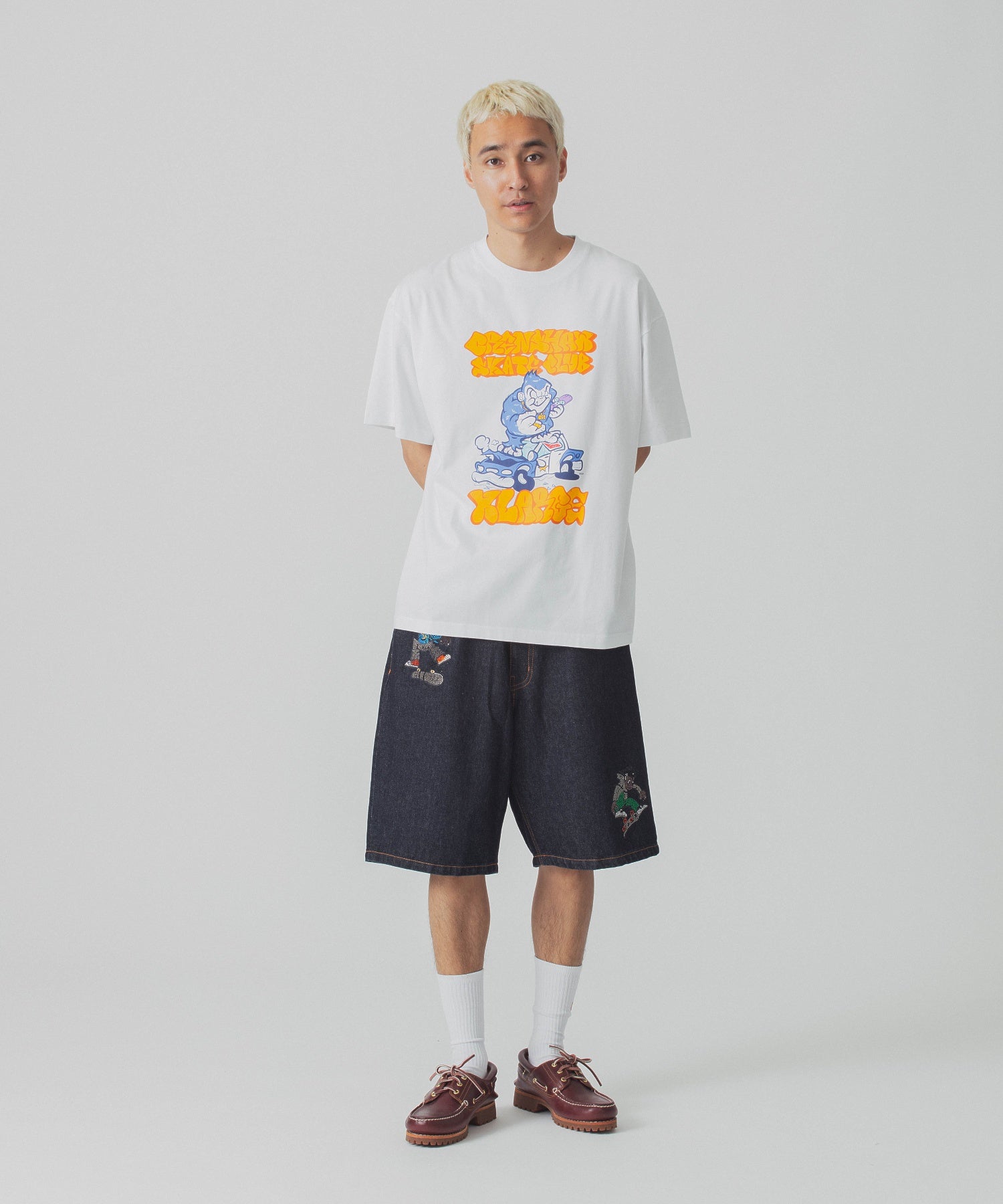 เสื้อยืดแขนสั้น Xlarge รุ่น Xlarge X Crenshaw Skate Club Vandalised Police Car s/s Tee
