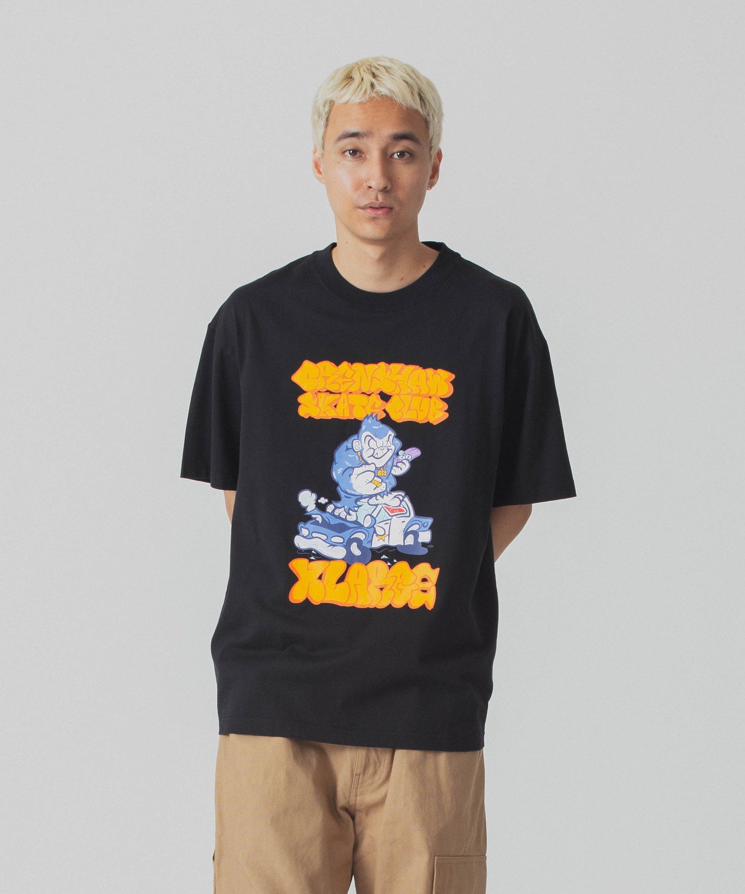 เสื้อยืดแขนสั้น Xlarge รุ่น Xlarge X Crenshaw Skate Club Vandalised Police Car s/s Tee