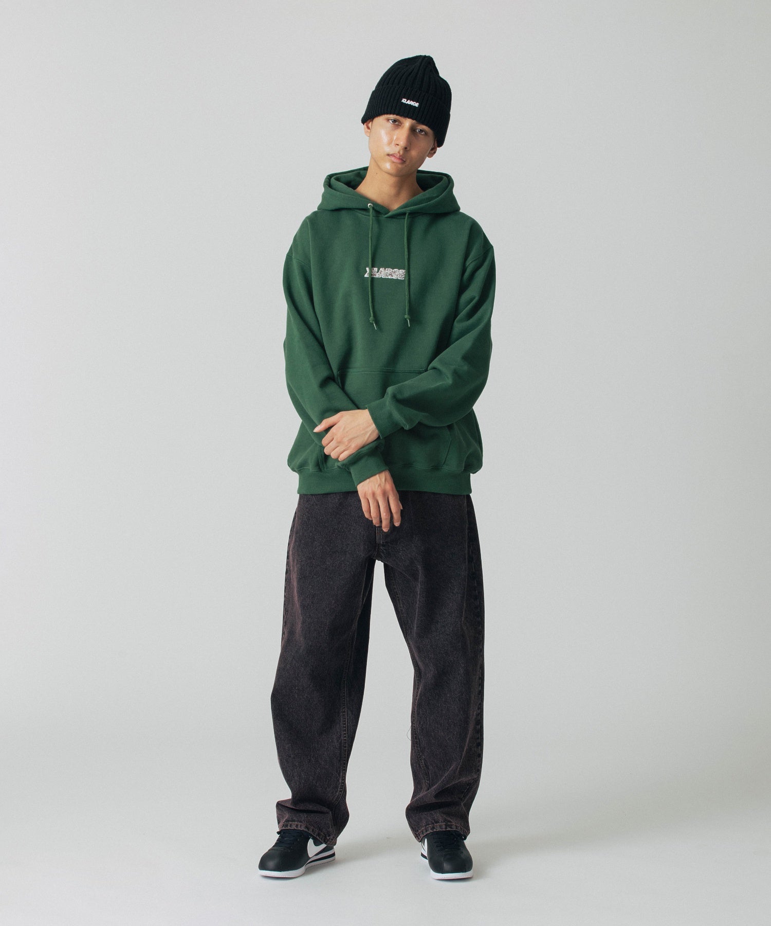 เสื้อฮู้ด XLARGE รุ่น Chenille Slanted OG Hooded Sweatshirt