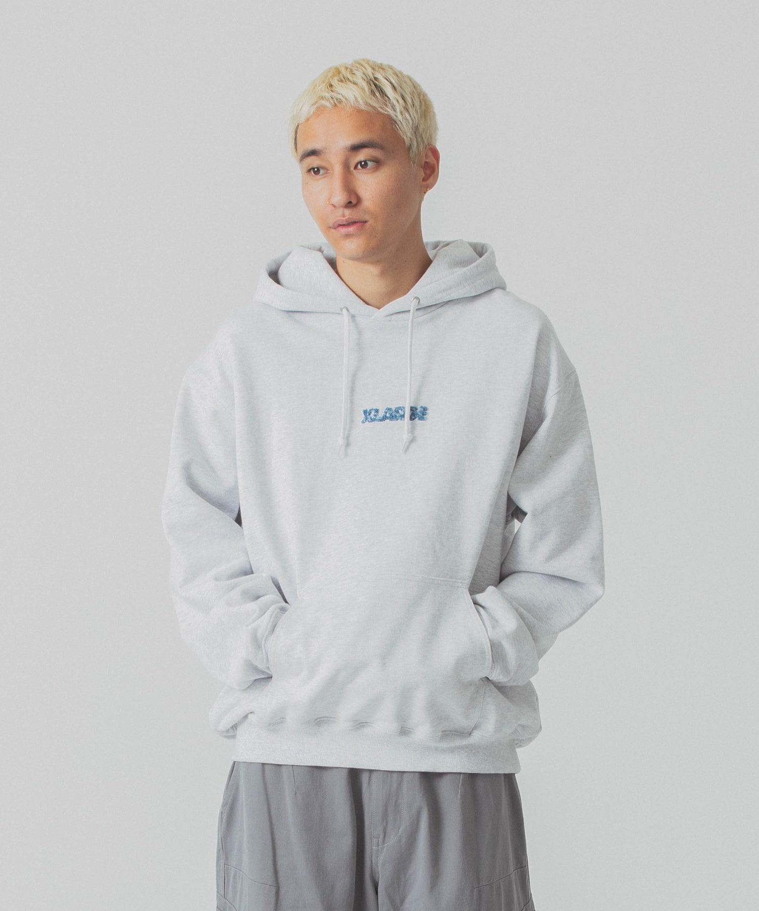เสื้อฮู้ด XLARGE รุ่น Chenille Slanted OG Hooded Sweatshirt