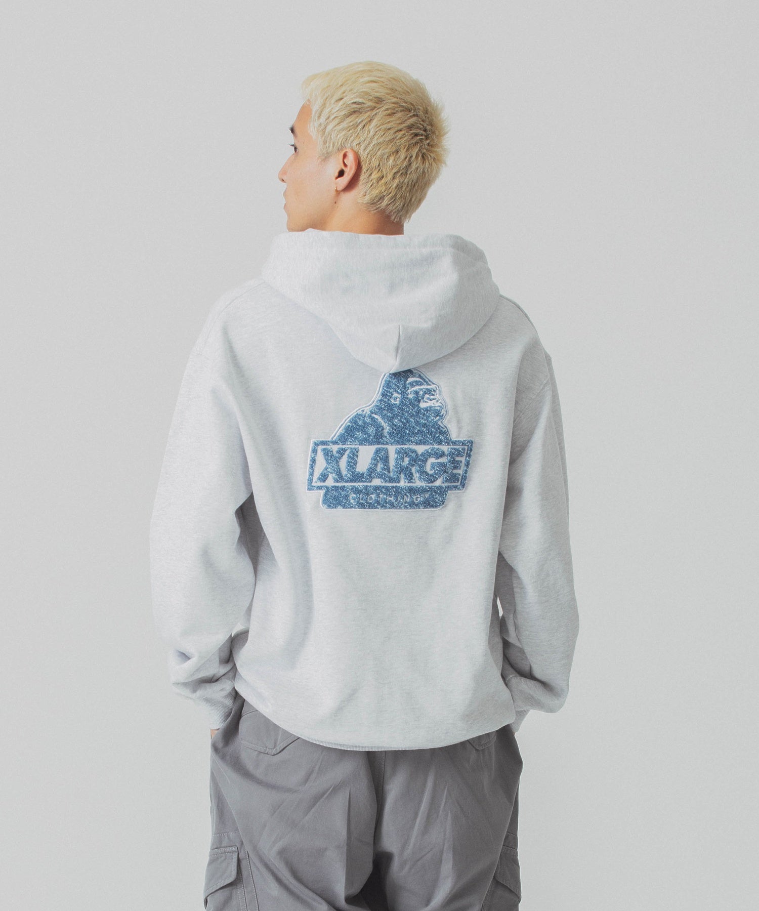 เสื้อฮู้ด XLARGE รุ่น Chenille Slanted OG Hooded Sweatshirt