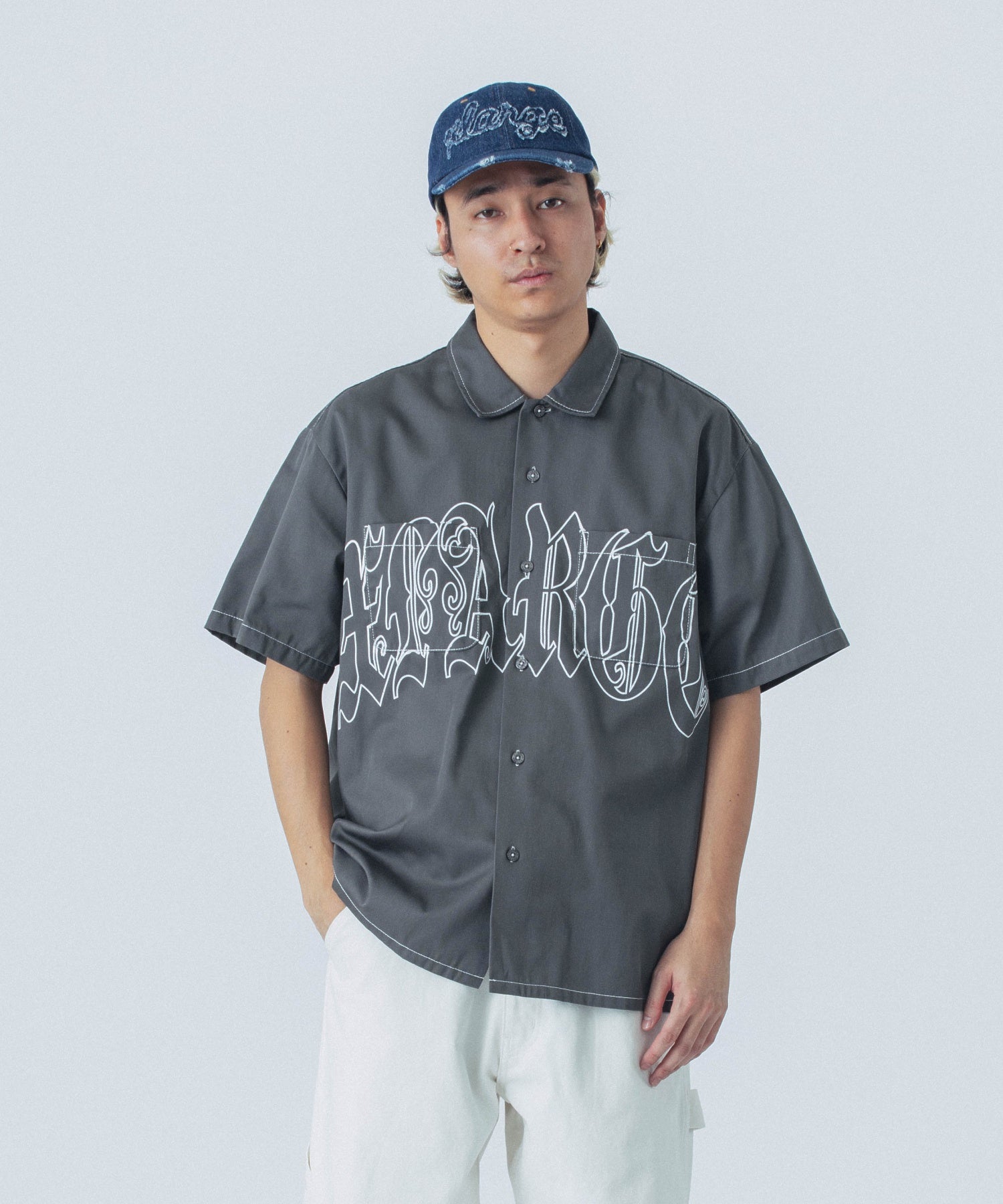 เสื้อเชิ้ต XLARGE รุ่น Old English S/S Work Shirt