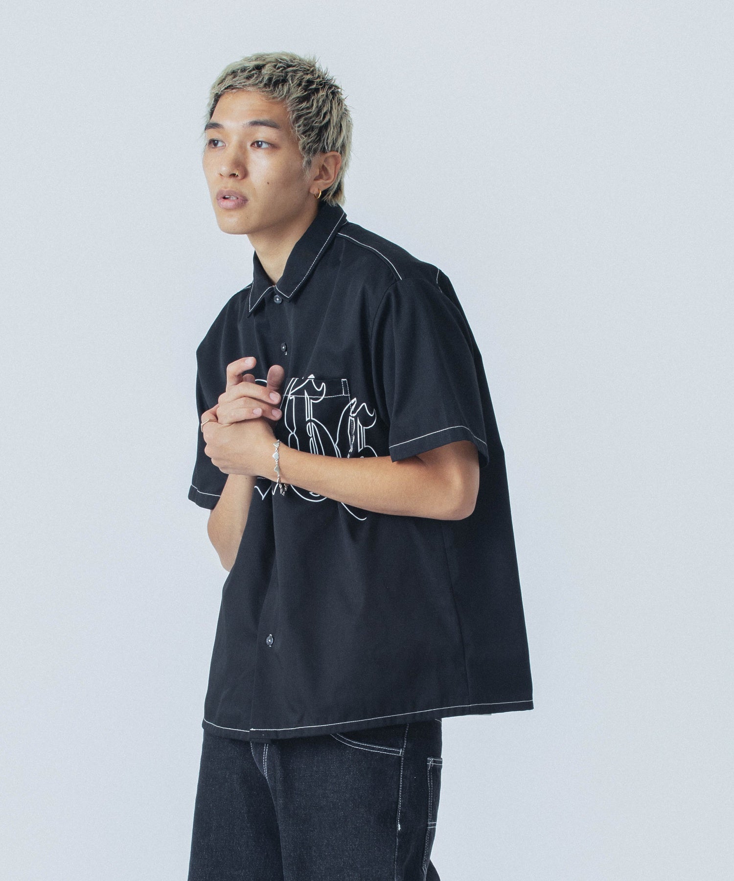 เสื้อเชิ้ต XLARGE รุ่น Old English S/S Work Shirt
