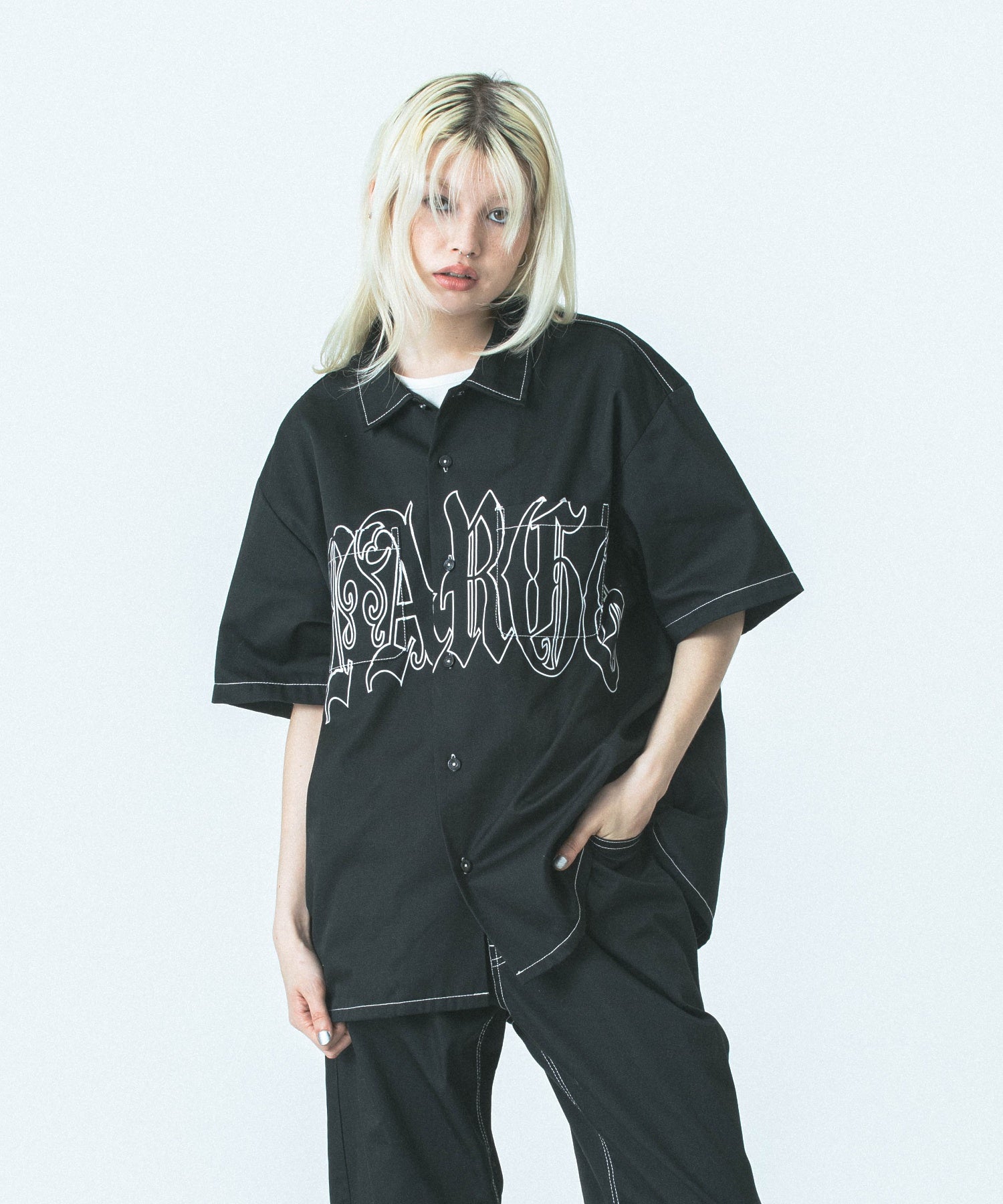 เสื้อเชิ้ต XLARGE รุ่น Old English S/S Work Shirt