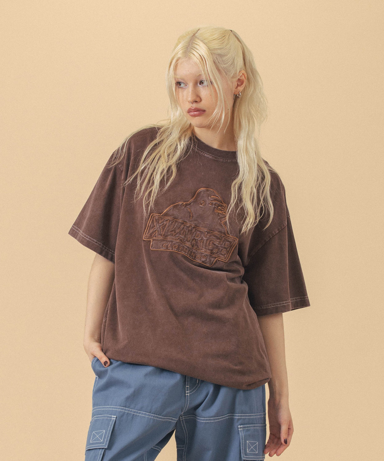 เสื้อยืดแขนสั้น XLARGE รุ่น Chemical Wash Slanted Og S/S Tee