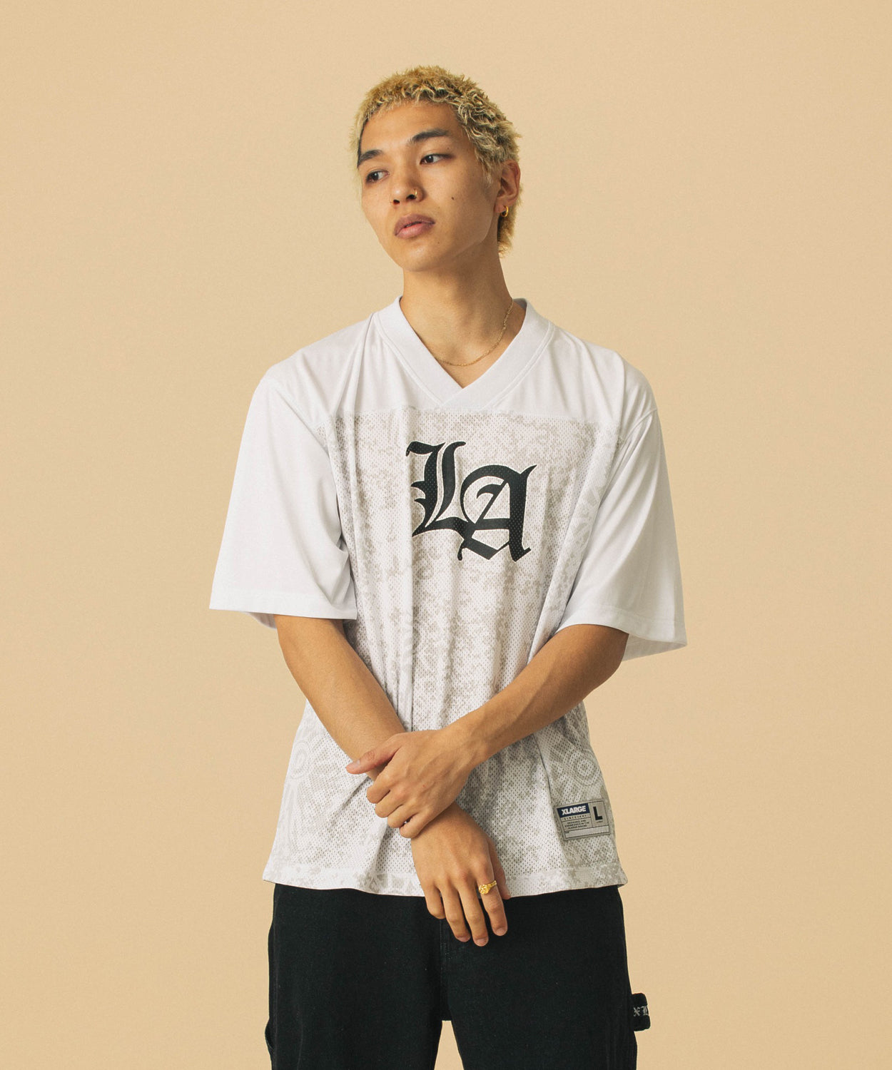 เสื้อยืดแขนสั้น XLARGE รุ่น Old English Football Jersey