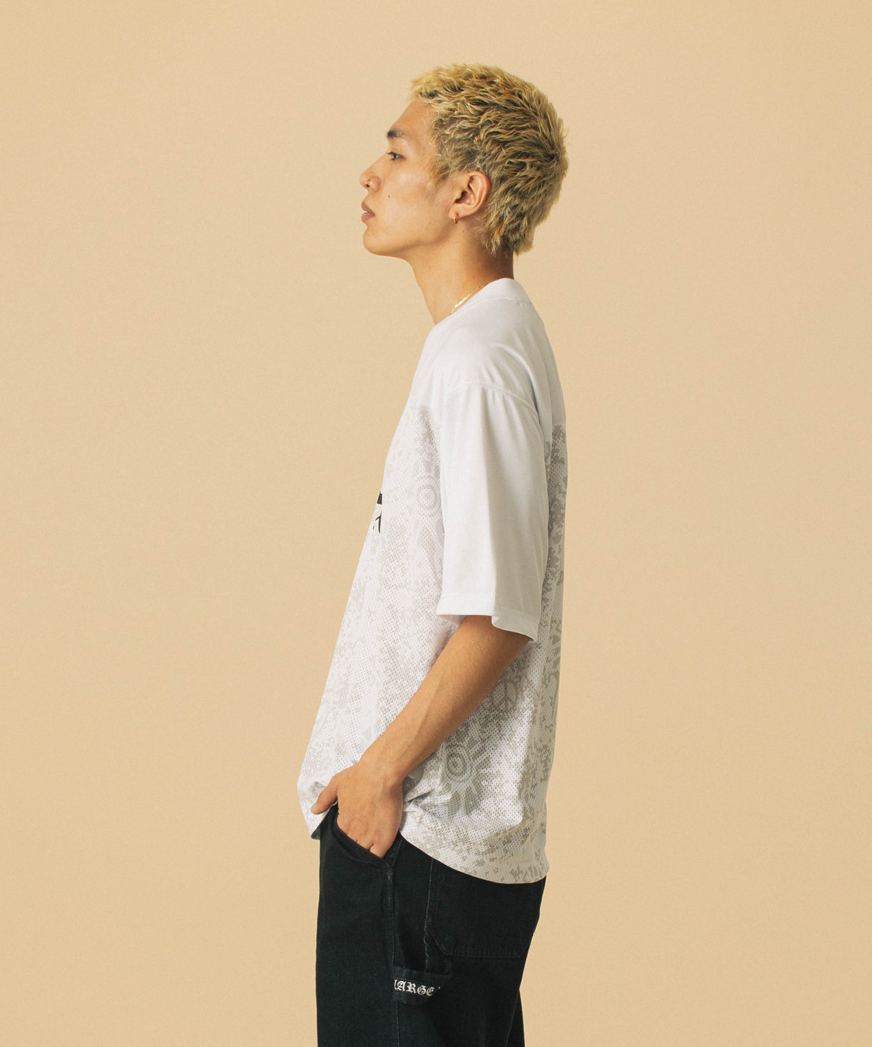 เสื้อยืดแขนสั้น XLARGE รุ่น Old English Football Jersey