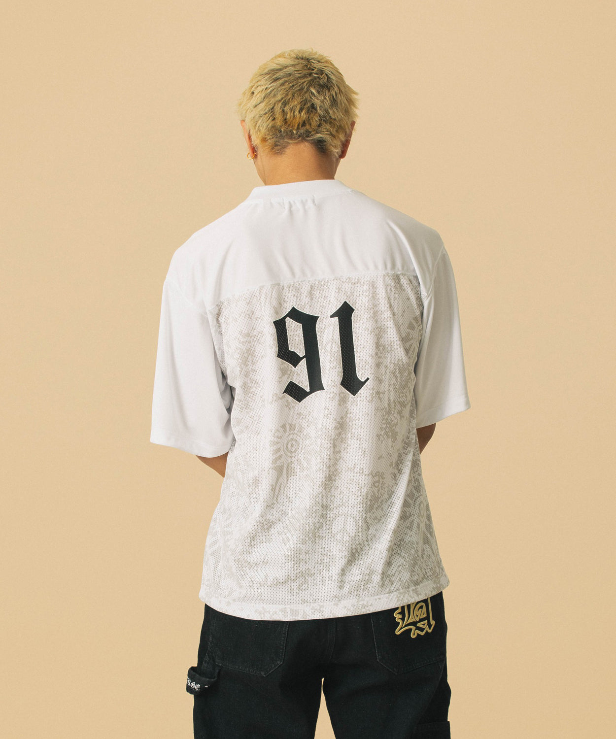 เสื้อยืดแขนสั้น XLARGE รุ่น Old English Football Jersey