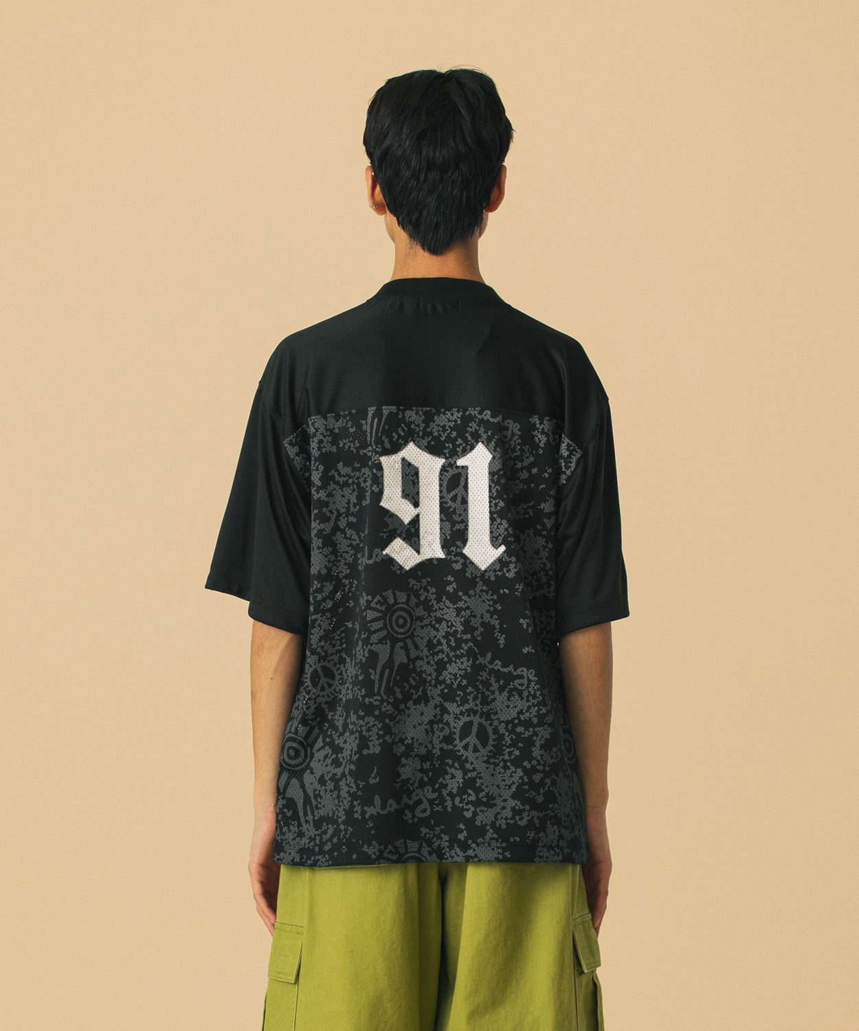 เสื้อยืดแขนสั้น XLARGE รุ่น Old English Football Jersey