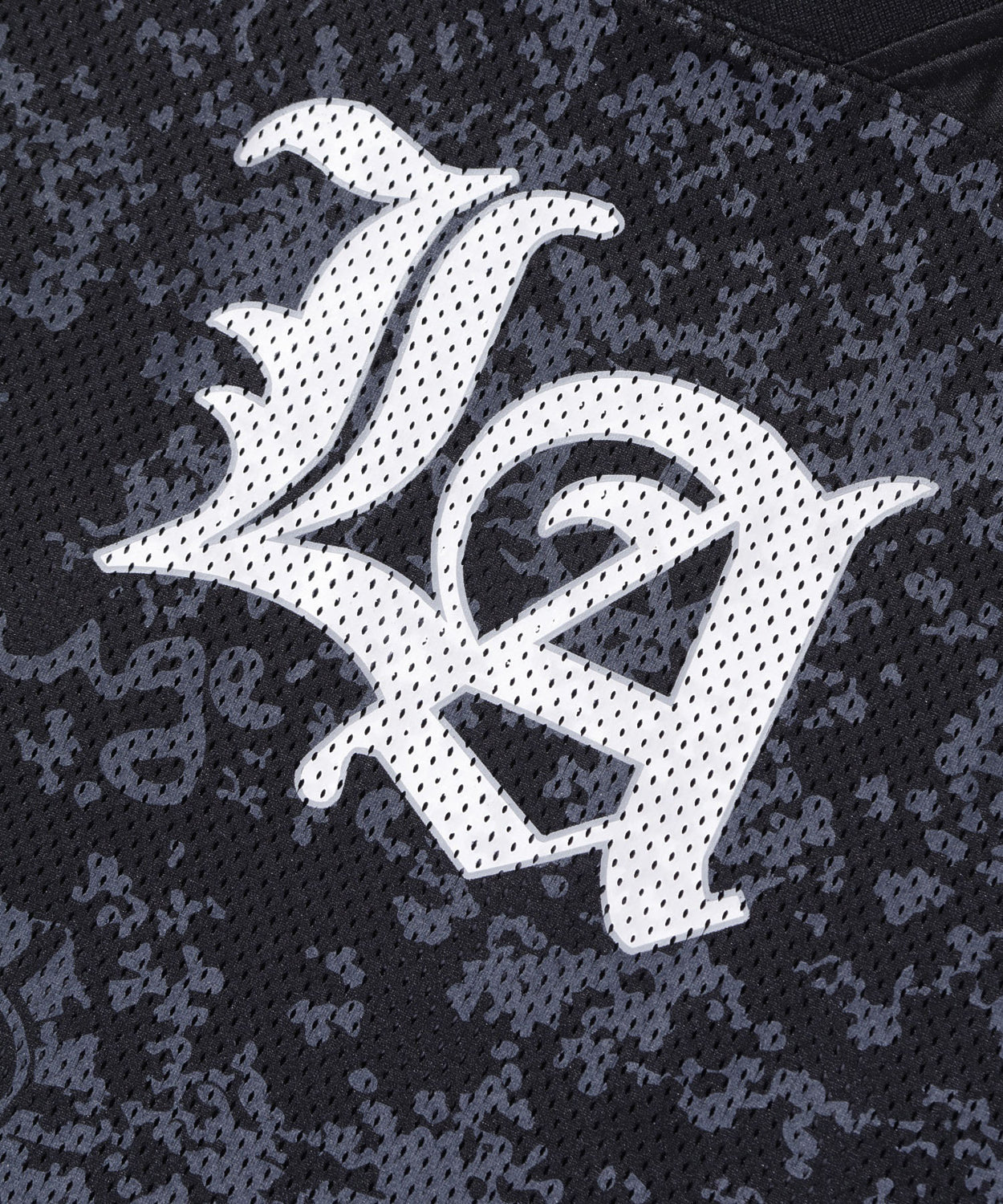 เสื้อยืดแขนสั้น XLARGE รุ่น Old English Football Jersey