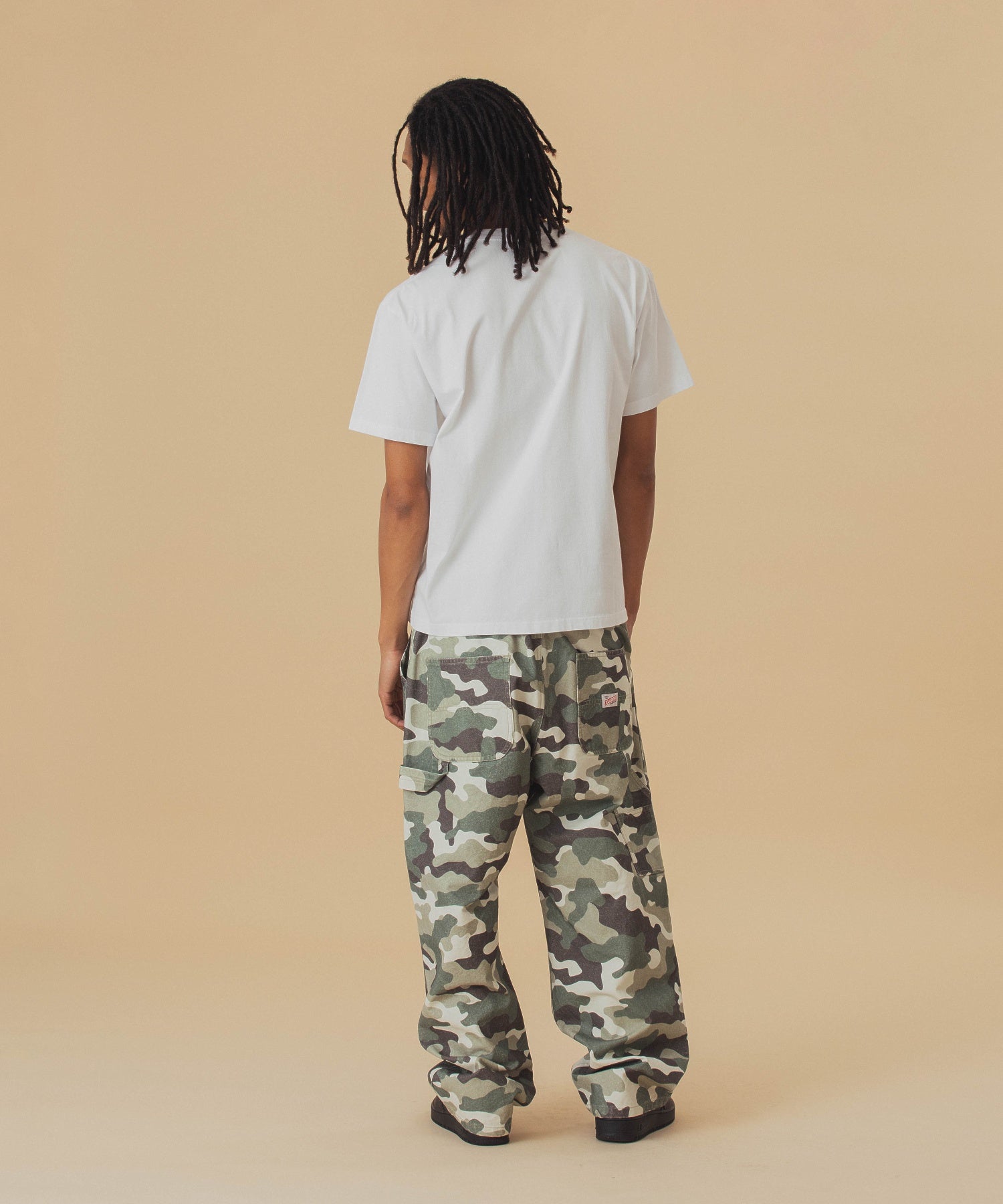 เสื้อยืดแขนสั้น XLARGE รุ่น Rhine Stone Slanted Og S/S Tee