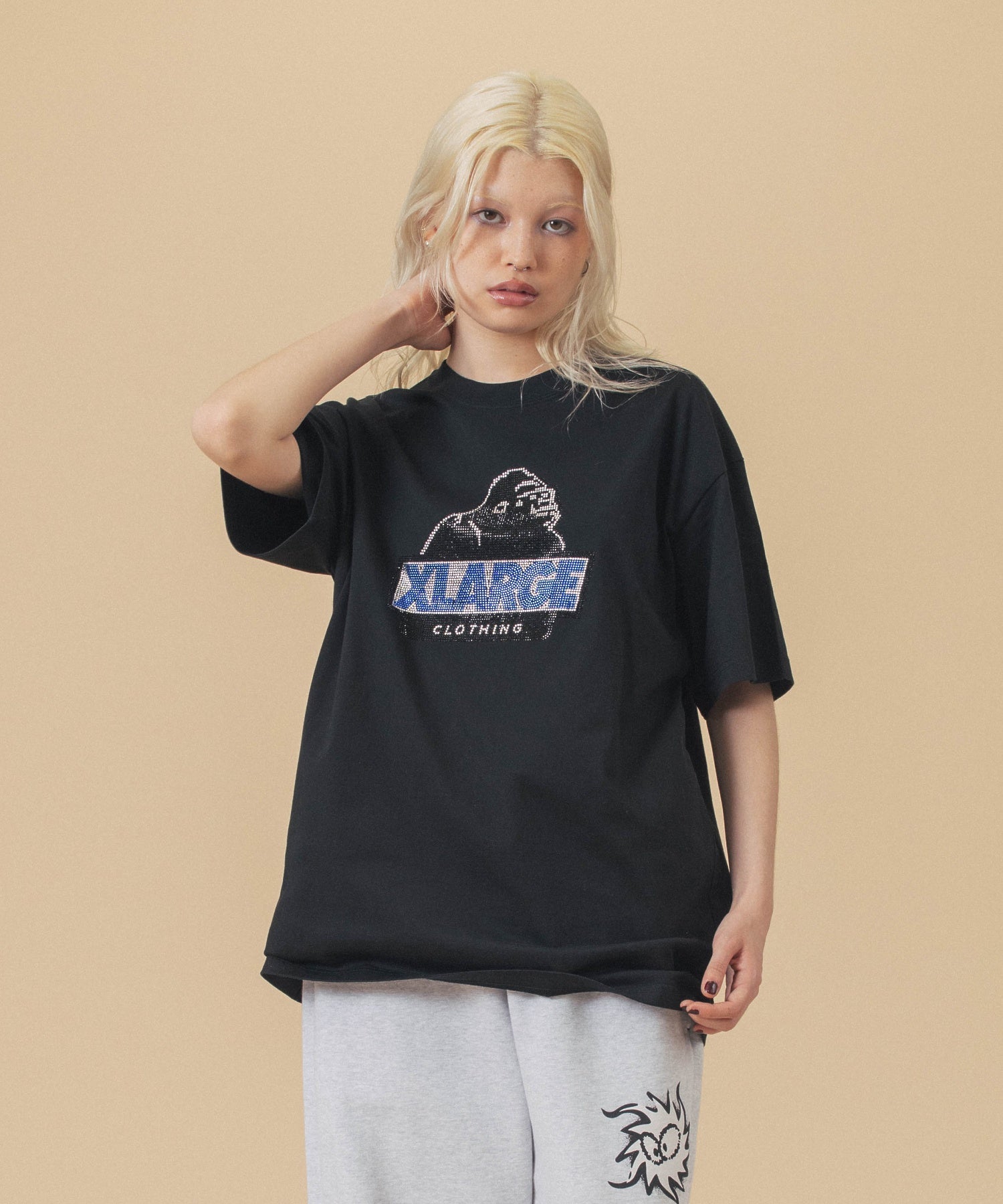 เสื้อยืดแขนสั้น XLARGE รุ่น Rhine Stone Slanted Og S/S Tee