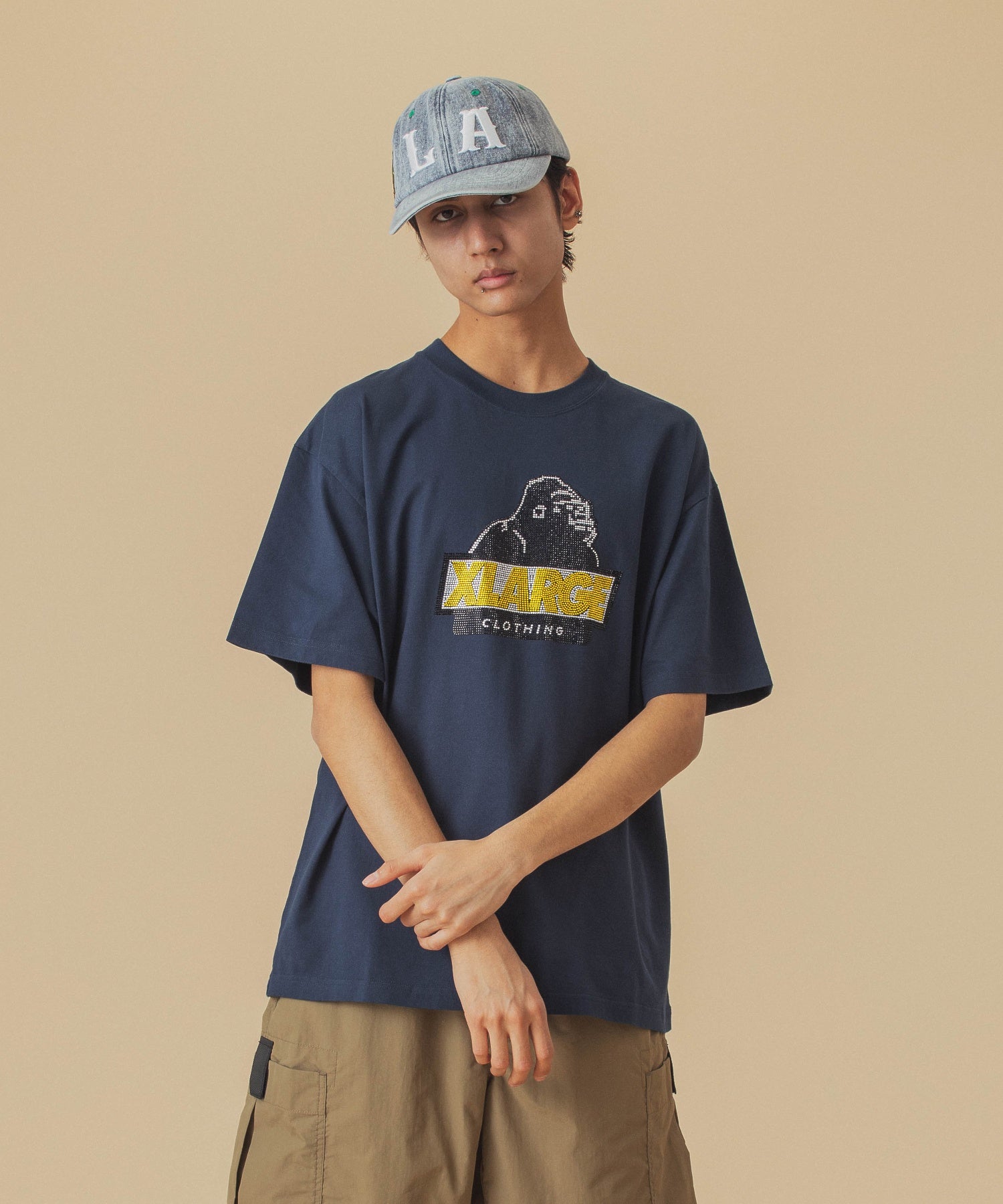 เสื้อยืดแขนสั้น XLARGE รุ่น Rhine Stone Slanted Og S/S Tee