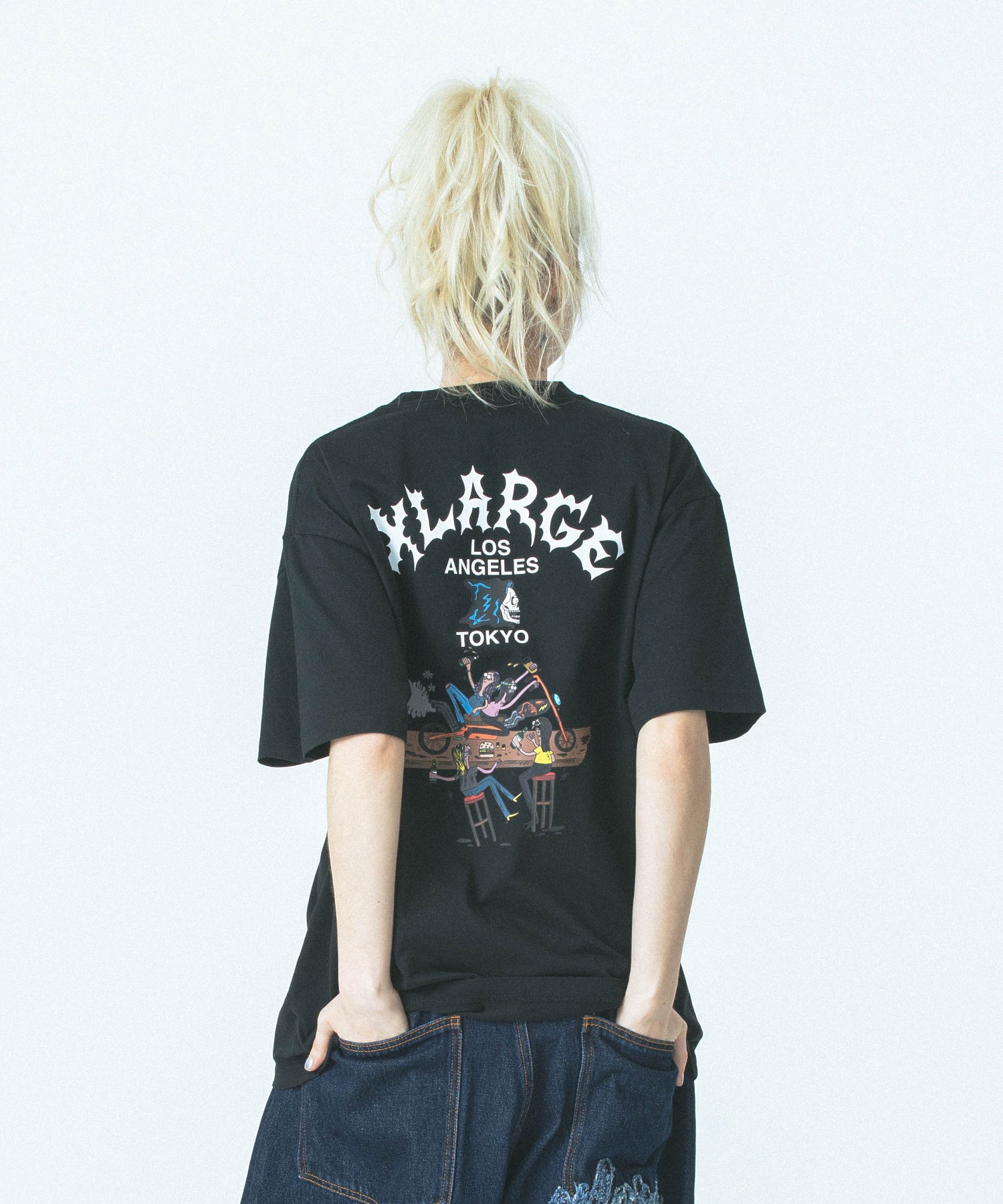 เสื้อยืดแขนสั้น XLARGE รุ่น Hang Out S/S Pocket Tee