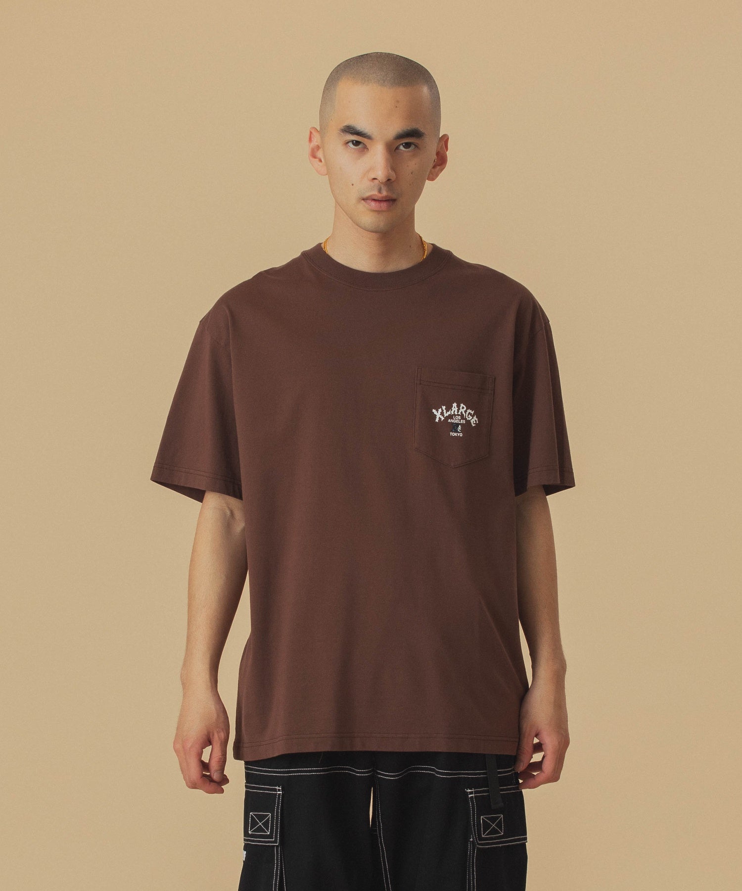 เสื้อยืดแขนสั้น XLARGE รุ่น Hang Out S/S Pocket Tee