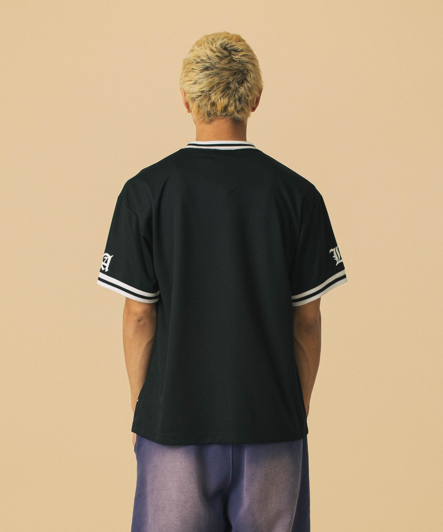 เสื้อยืดแขนสั้น XLARGE รุ่น Xlarge Football Jersey