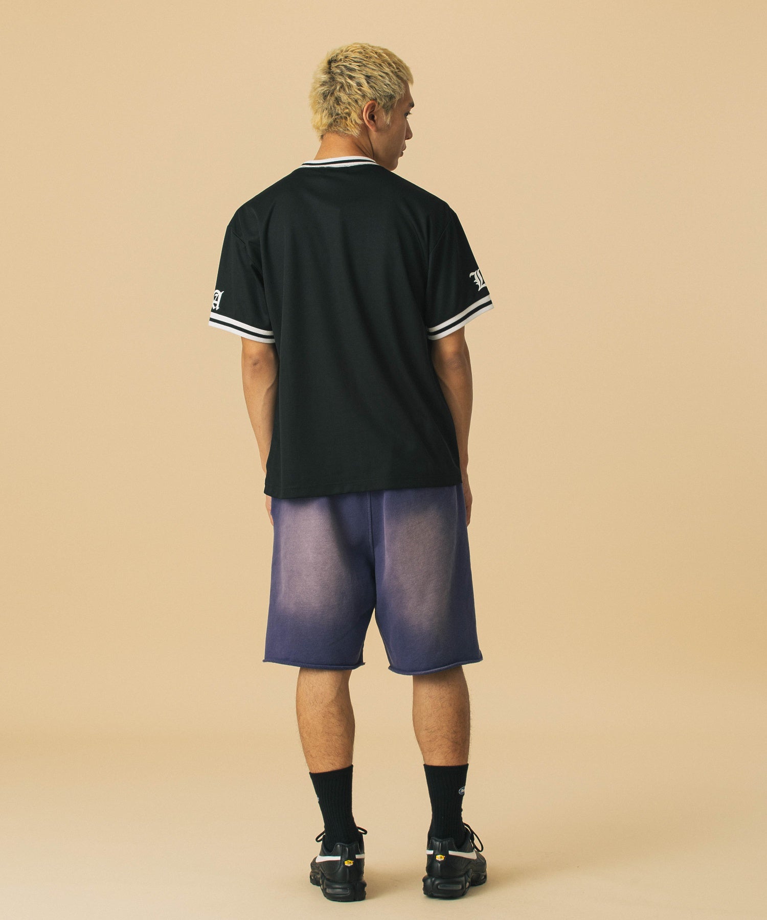 เสื้อยืดแขนสั้น XLARGE รุ่น Xlarge Football Jersey