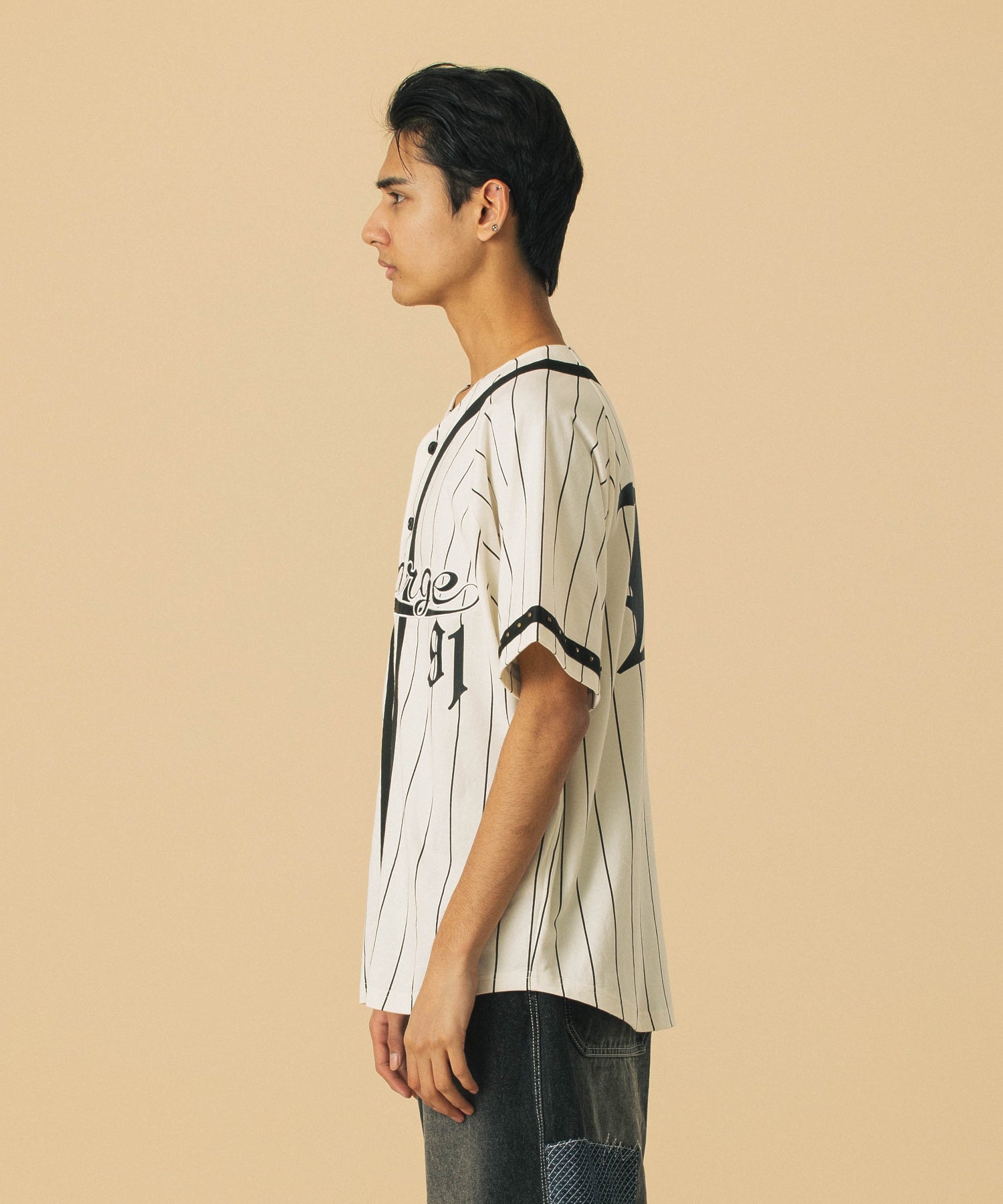 เสื้อยืดแขนสั้น XLARGE รุ่น Studded Baseball Jersey