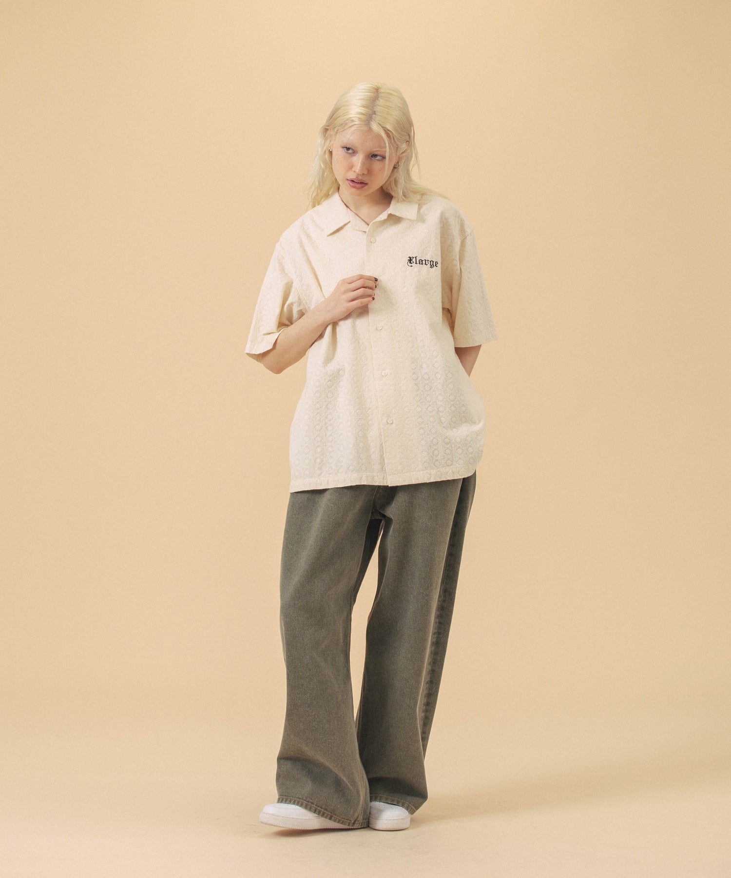 เสื้อเชิ้ต XLARGE รุ่น Embroidered S/S Lace Shirt