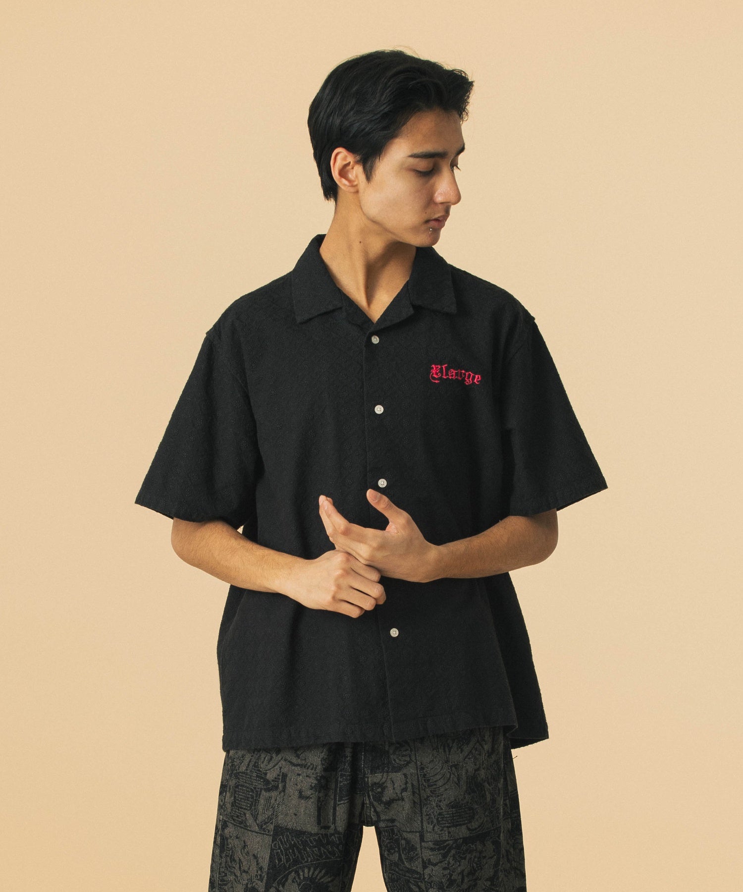 เสื้อเชิ้ต XLARGE รุ่น Embroidered S/S Lace Shirt