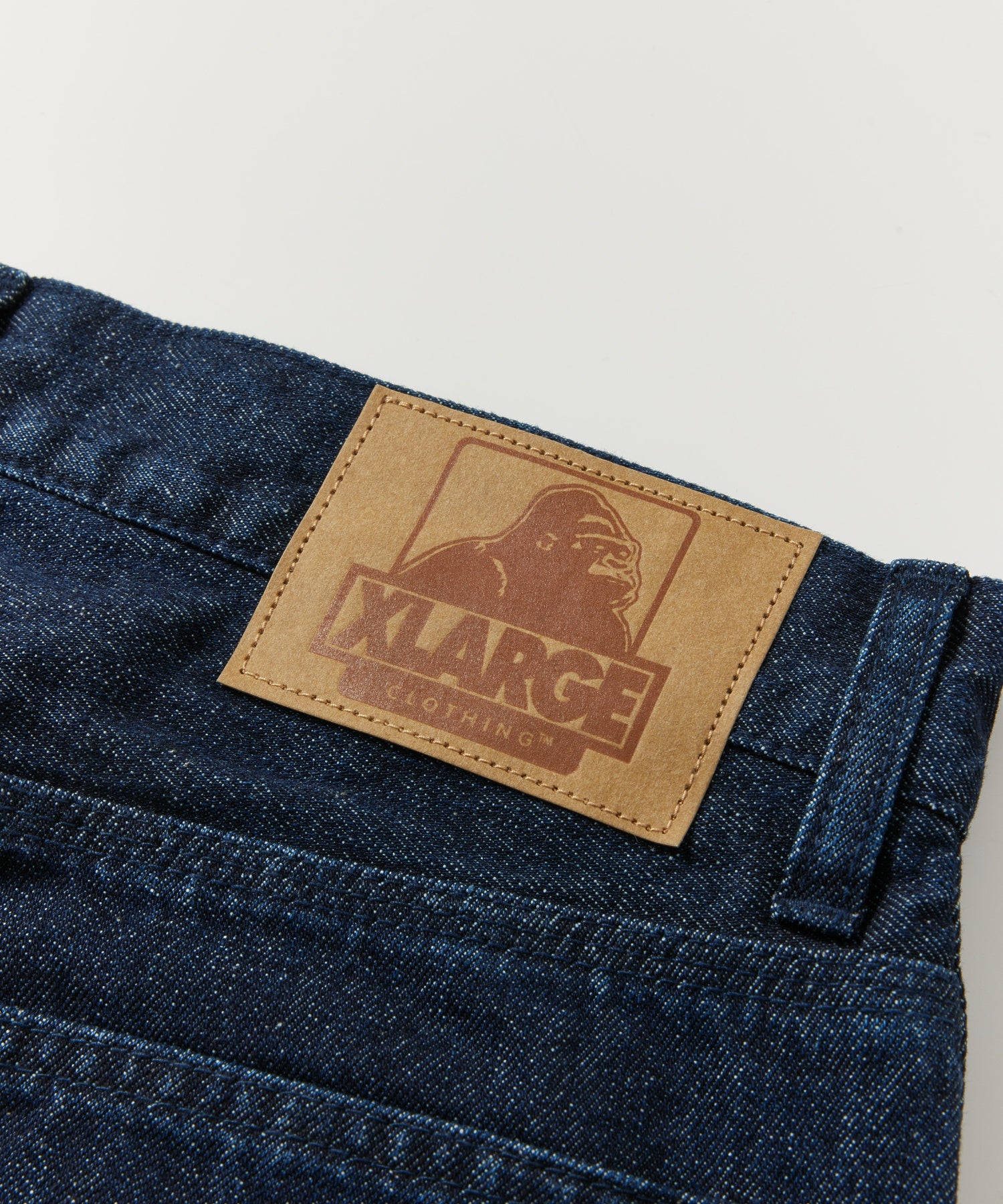 กางเกงขายาว XLARGE รุ่น Old English Denim Painter Pants