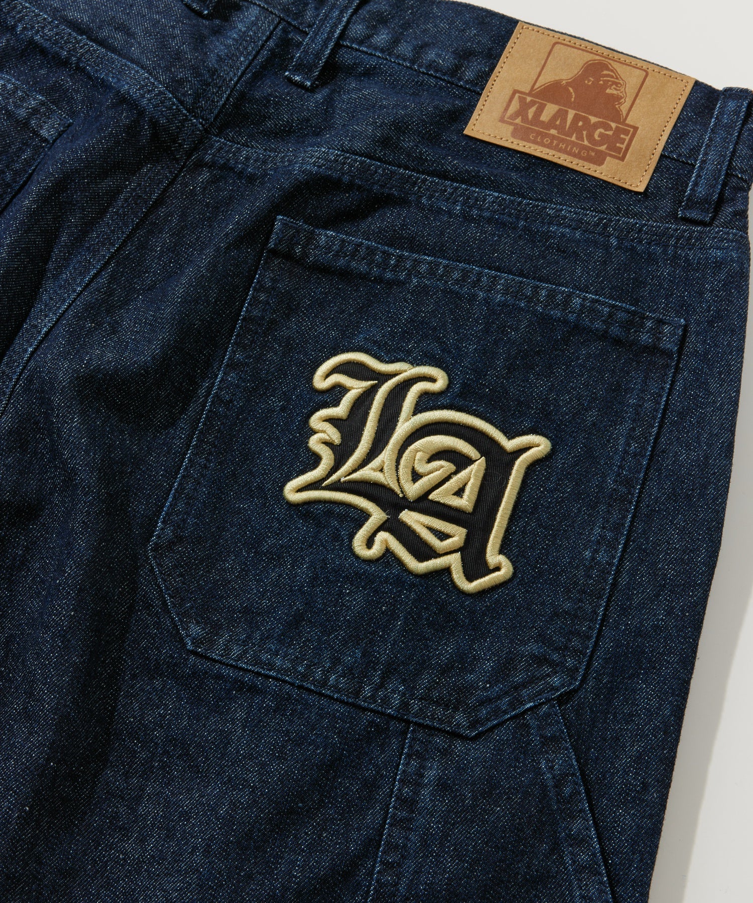 กางเกงขายาว XLARGE รุ่น Old English Denim Painter Pants