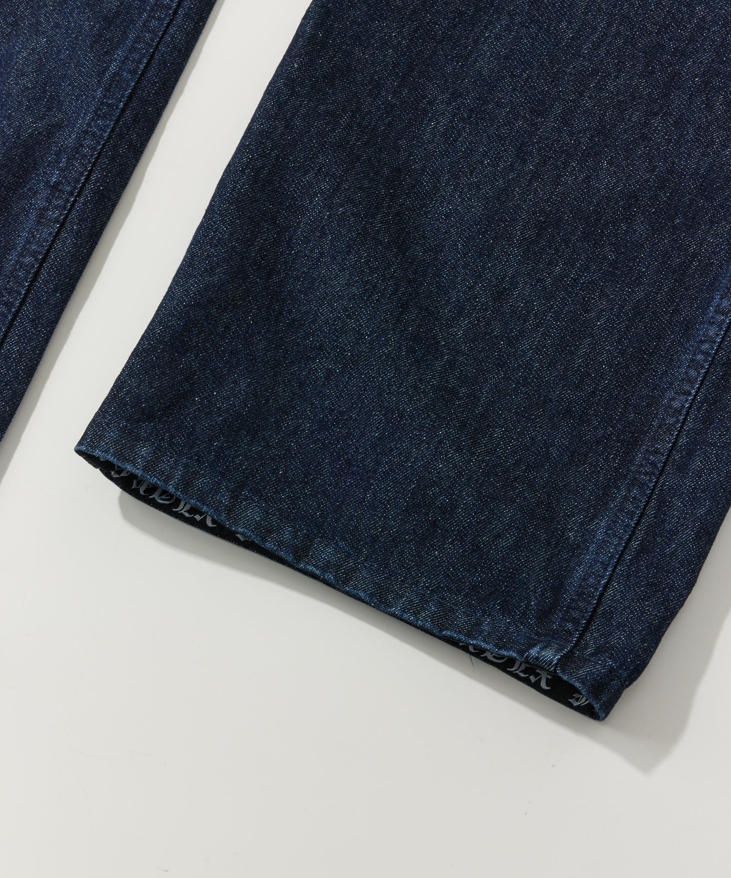 กางเกงขายาว XLARGE รุ่น Old English Denim Painter Pants