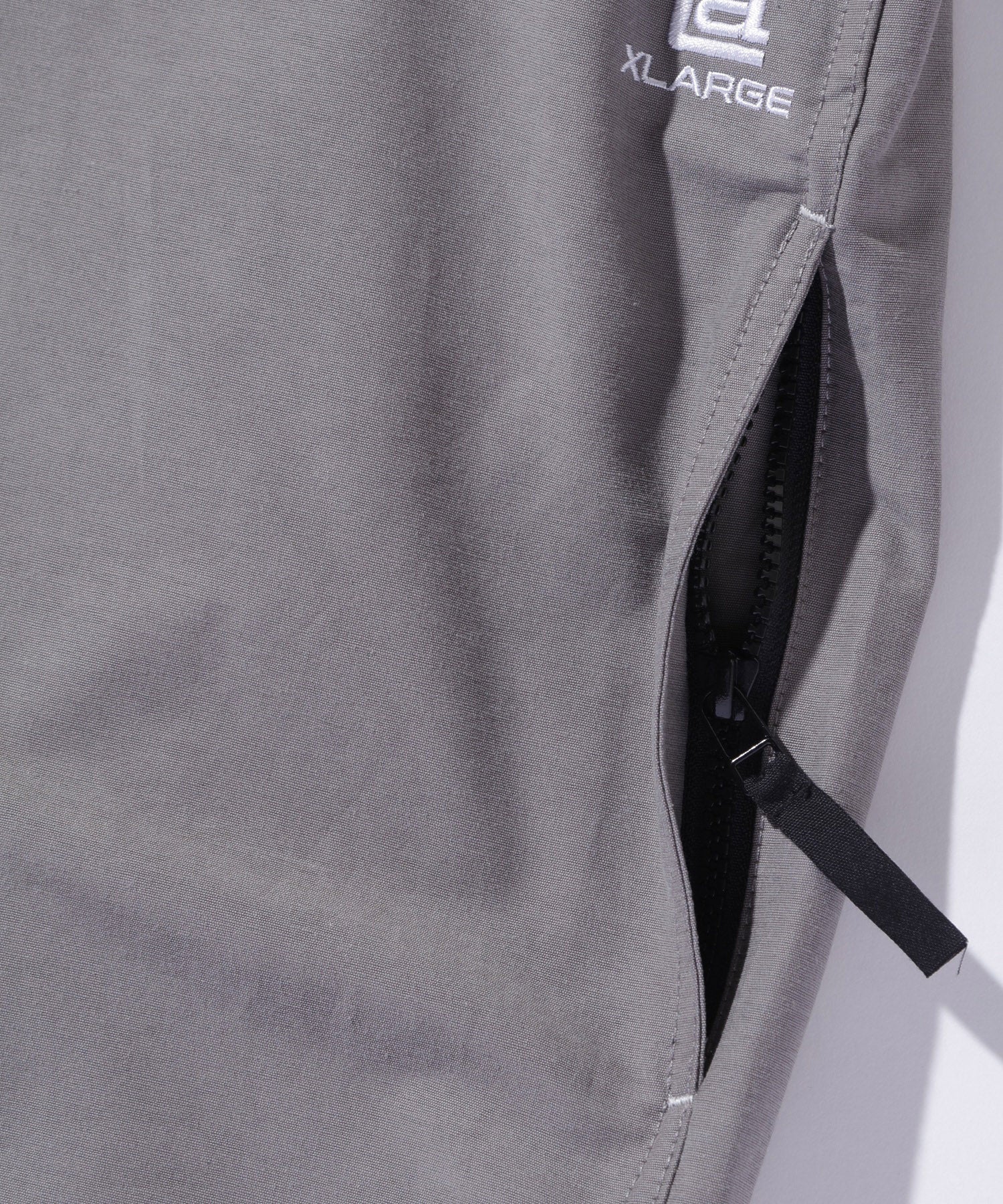 กางเกงขาสั้น XLARGE รุ่น Side Pocket Short Pants