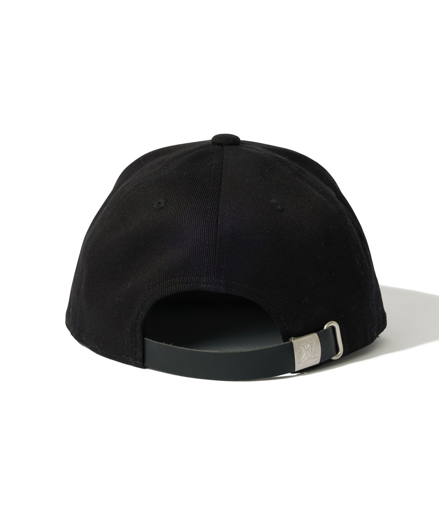 หมวก XLARGE รุ่น Oval Logo 6Panel Cap