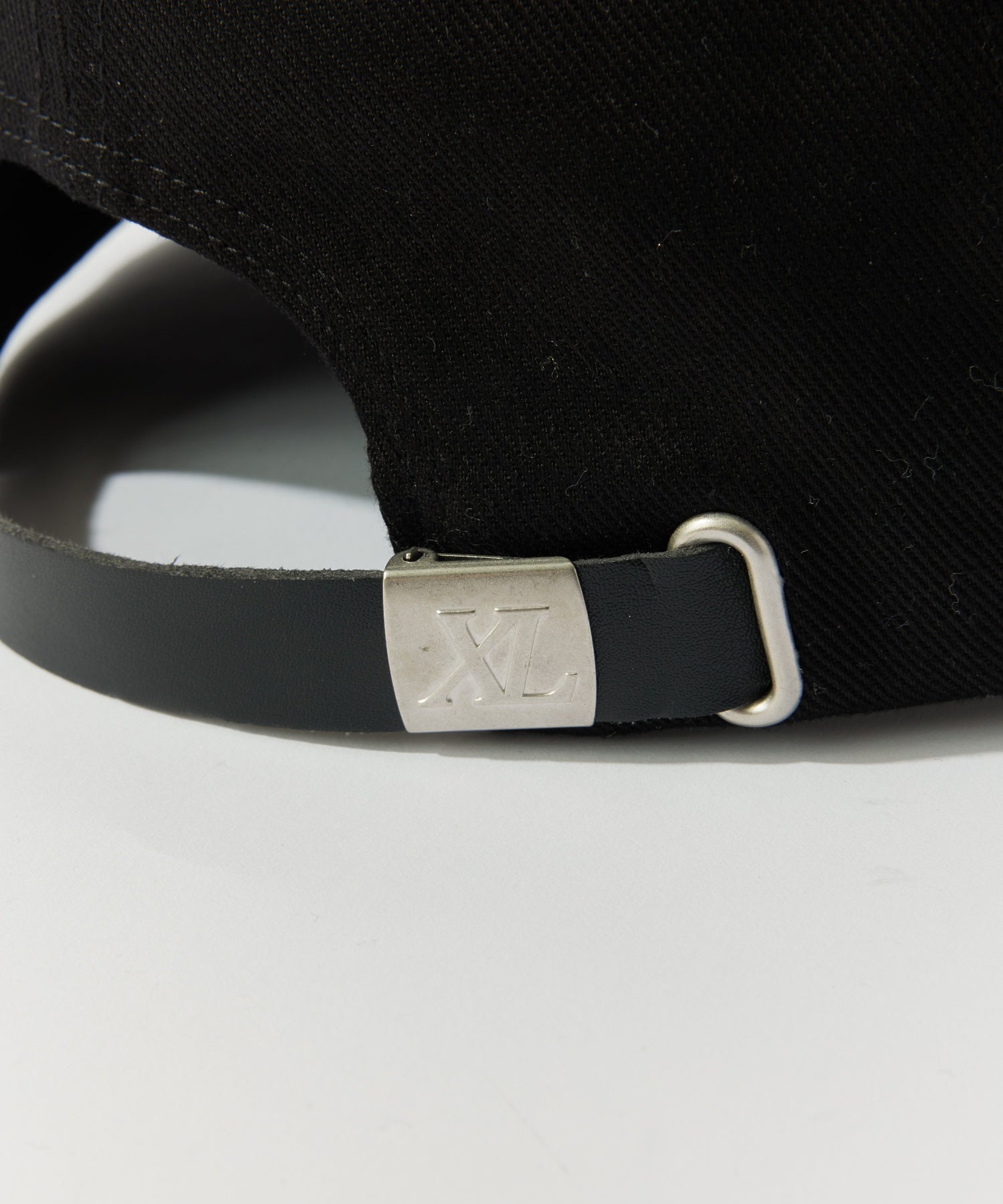 หมวก XLARGE รุ่น Oval Logo 6Panel Cap