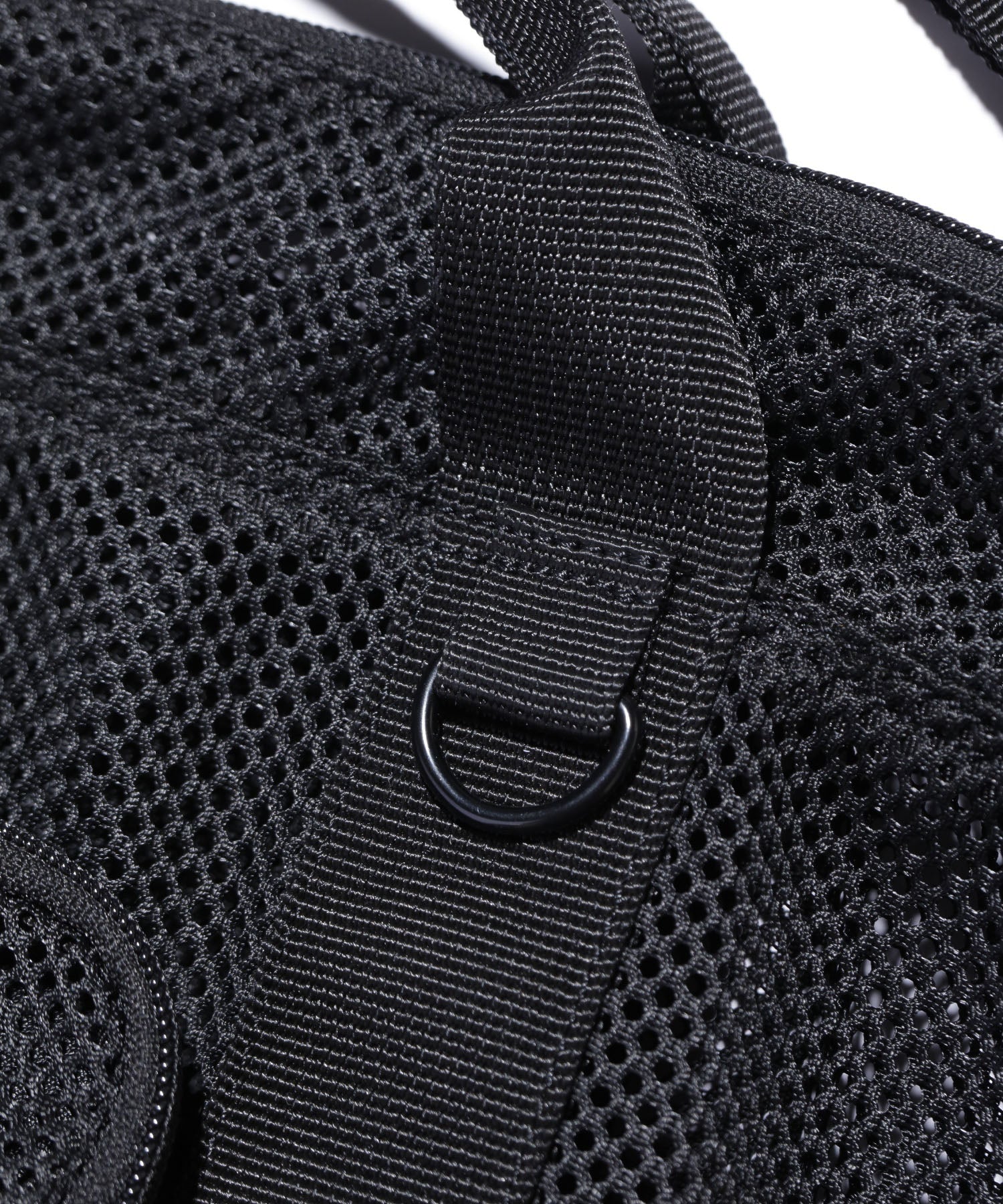 กระเป๋า XLARGE รุ่น Mesh Shoulder Bag