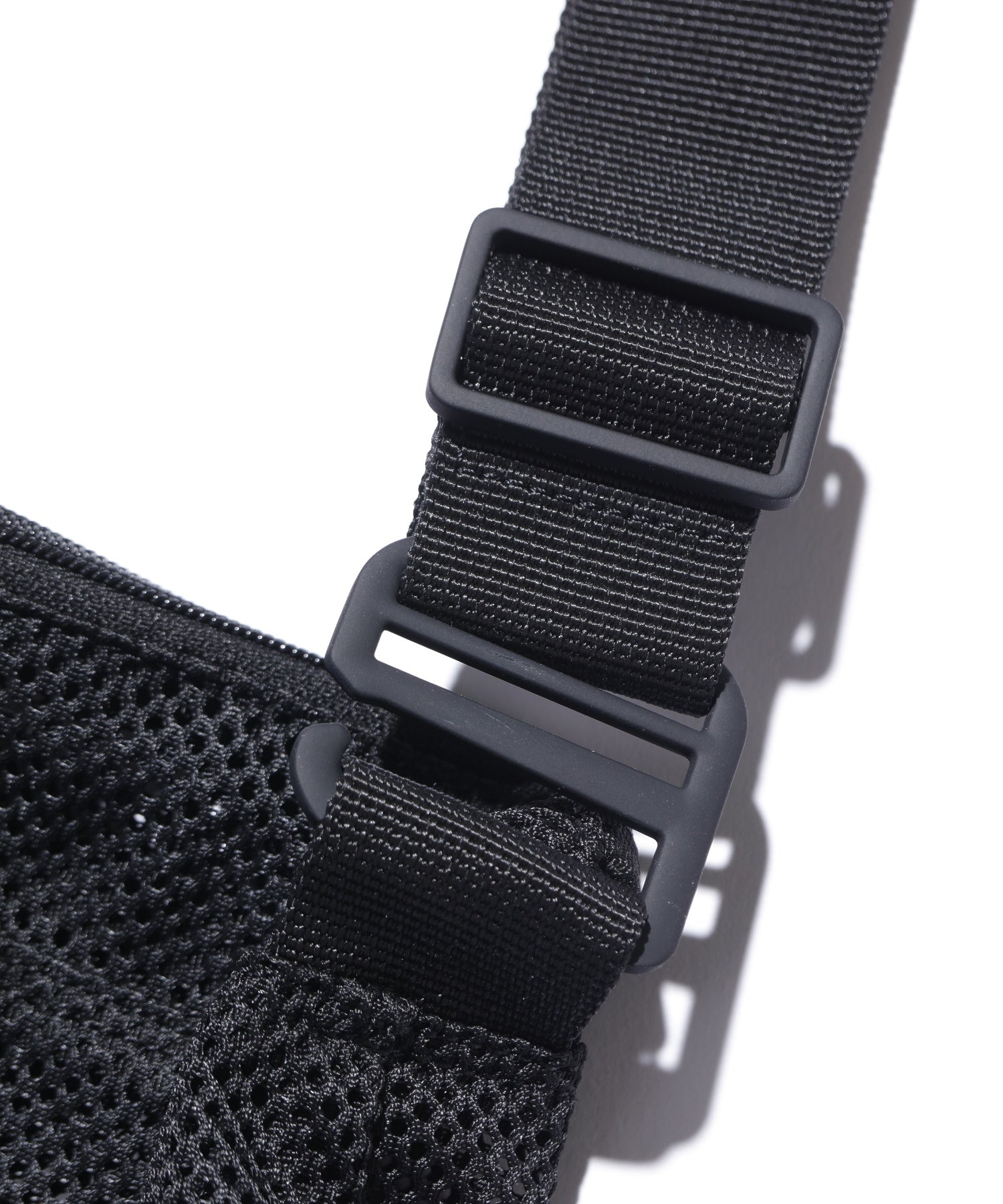 กระเป๋า XLARGE รุ่น Mesh Shoulder Bag