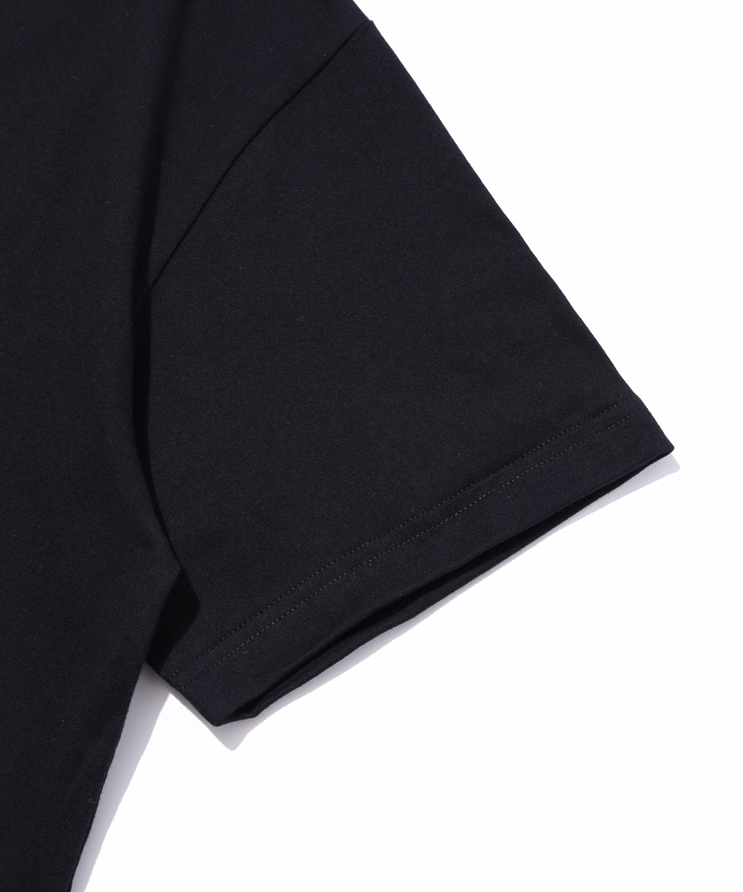 เสื้อยืดแขนสั้น XLARGE รุ่น XLARGE X CYBERPUNK EDGERUNNERS S/S TEE LUCY