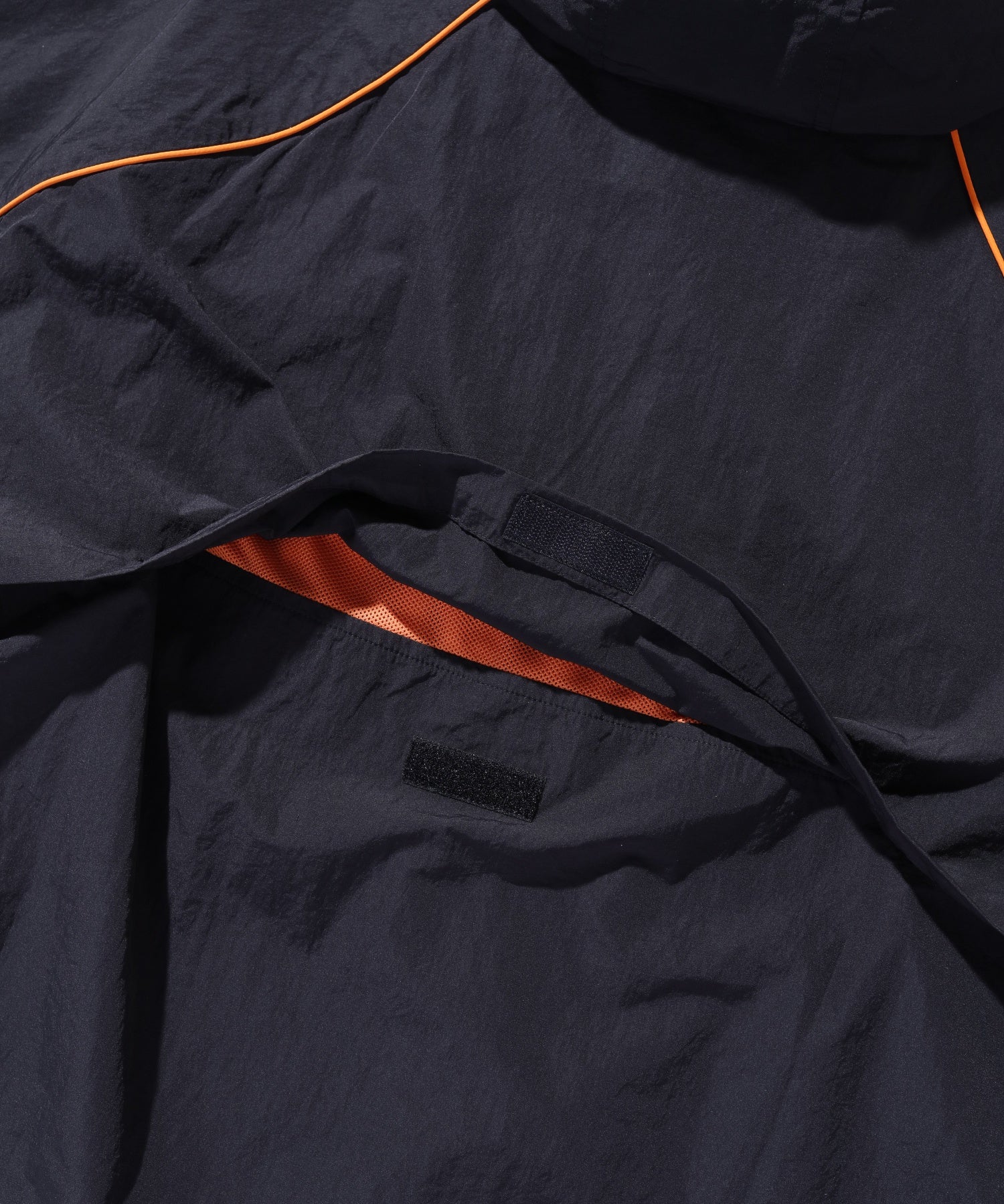เสื้อแจ็คเก็ต XLARGE รุ่น Xlarge X Roland Piping Hooded Jacket