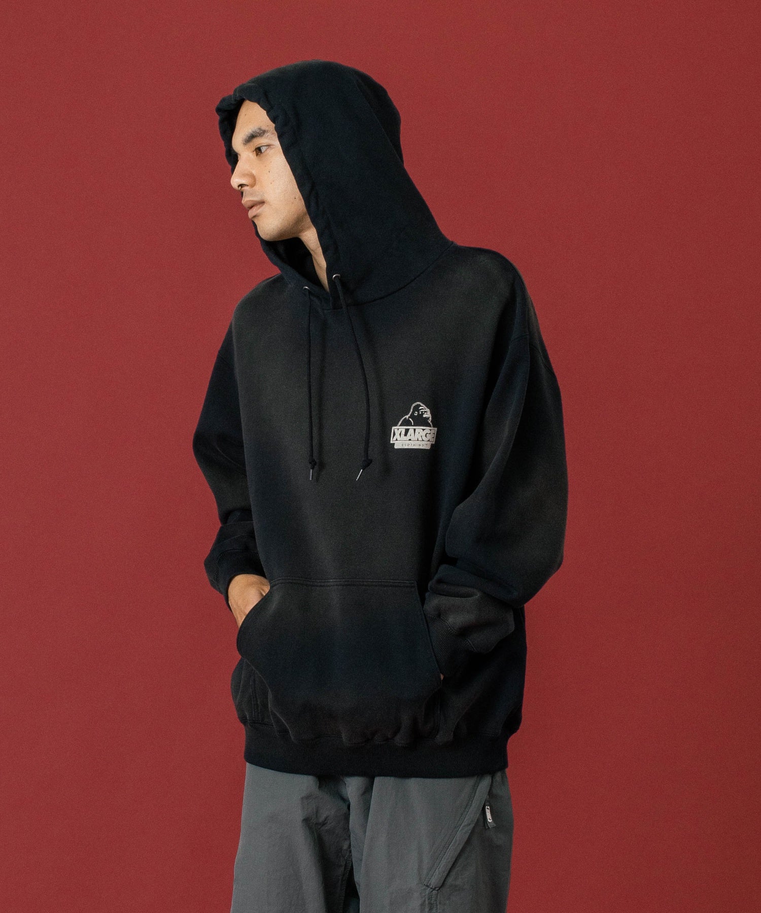 เสื้อฮู้ด XLARGE รุ่น DISCHARGE PRINTED SLANTED OG HOODED SWEATSHIRT