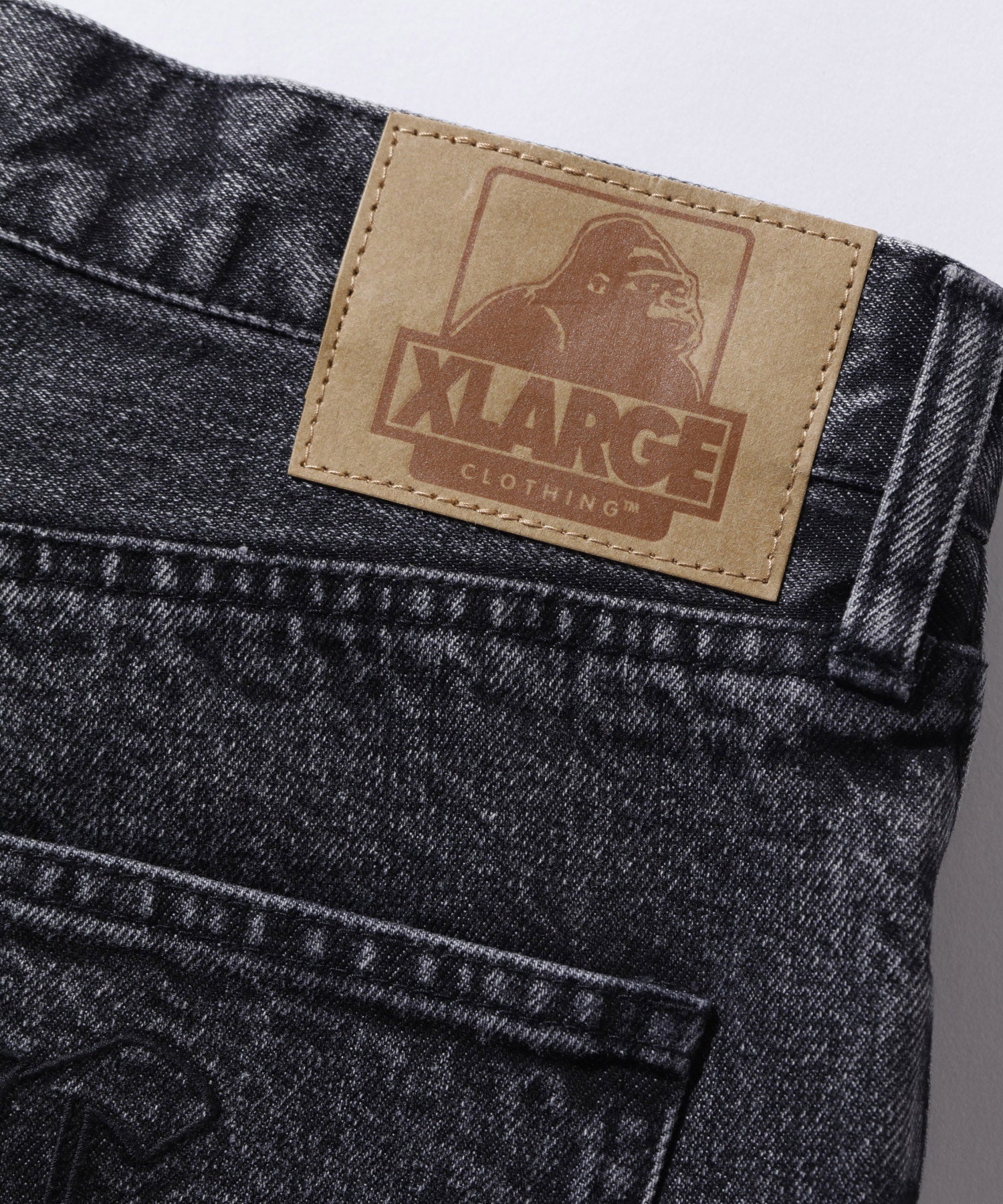 กางเกงยีนส์ผ้าเดนิม XLARGE รุ่น OVERDYED DENIM PANTS