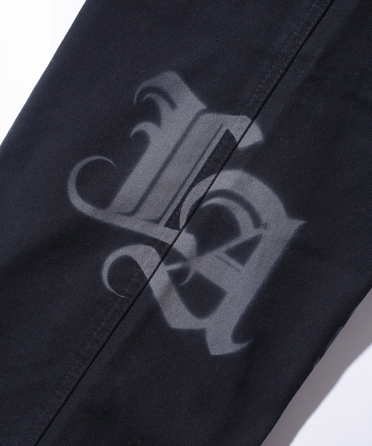 กางเกงขายาว XLARGE รุ่น PAINTING PAINTER PANTS