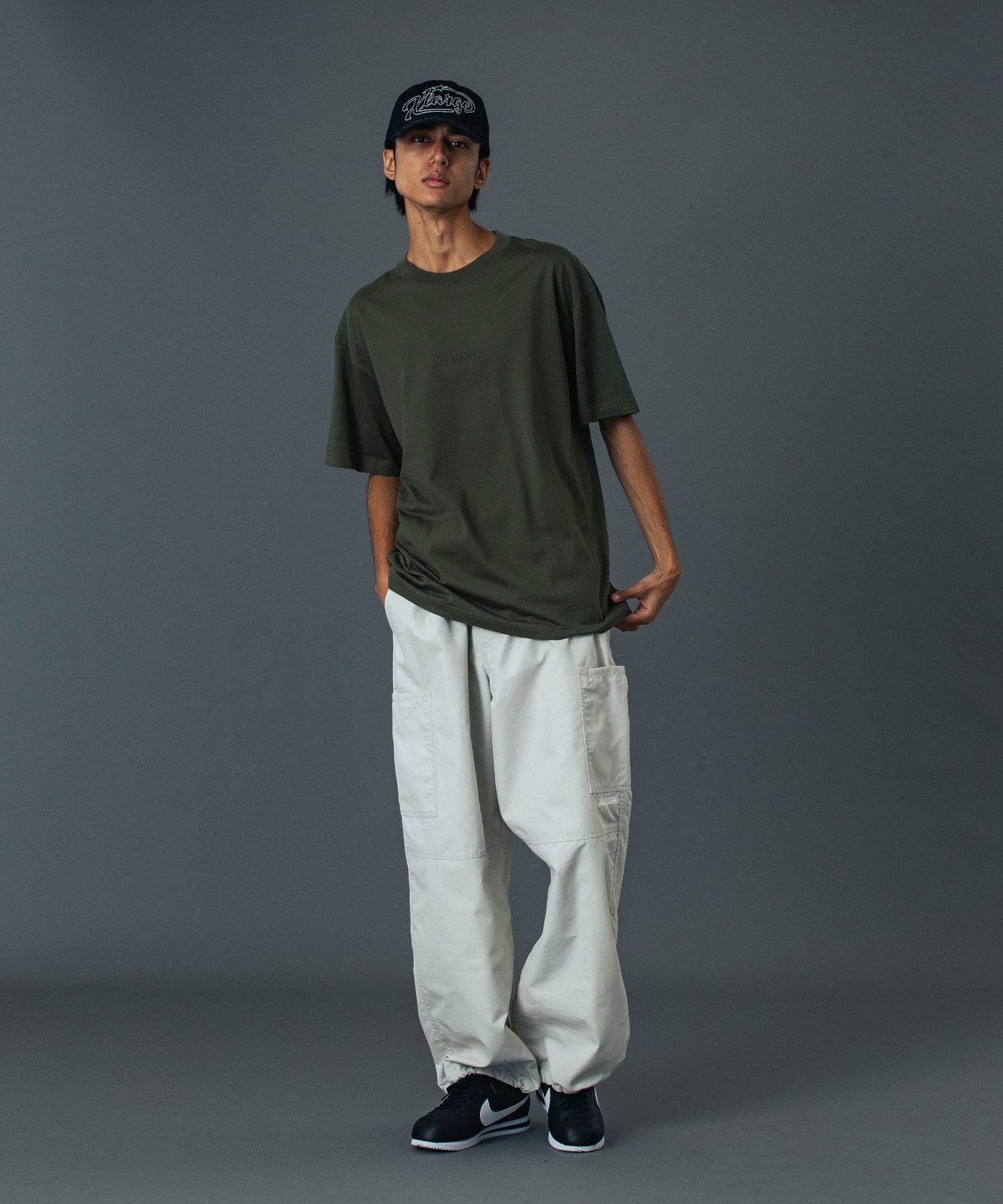 เสื้อยืดแขนสั้น XLARGE รุ่น EMBOSSED STANDARD LOGO S/S TEE