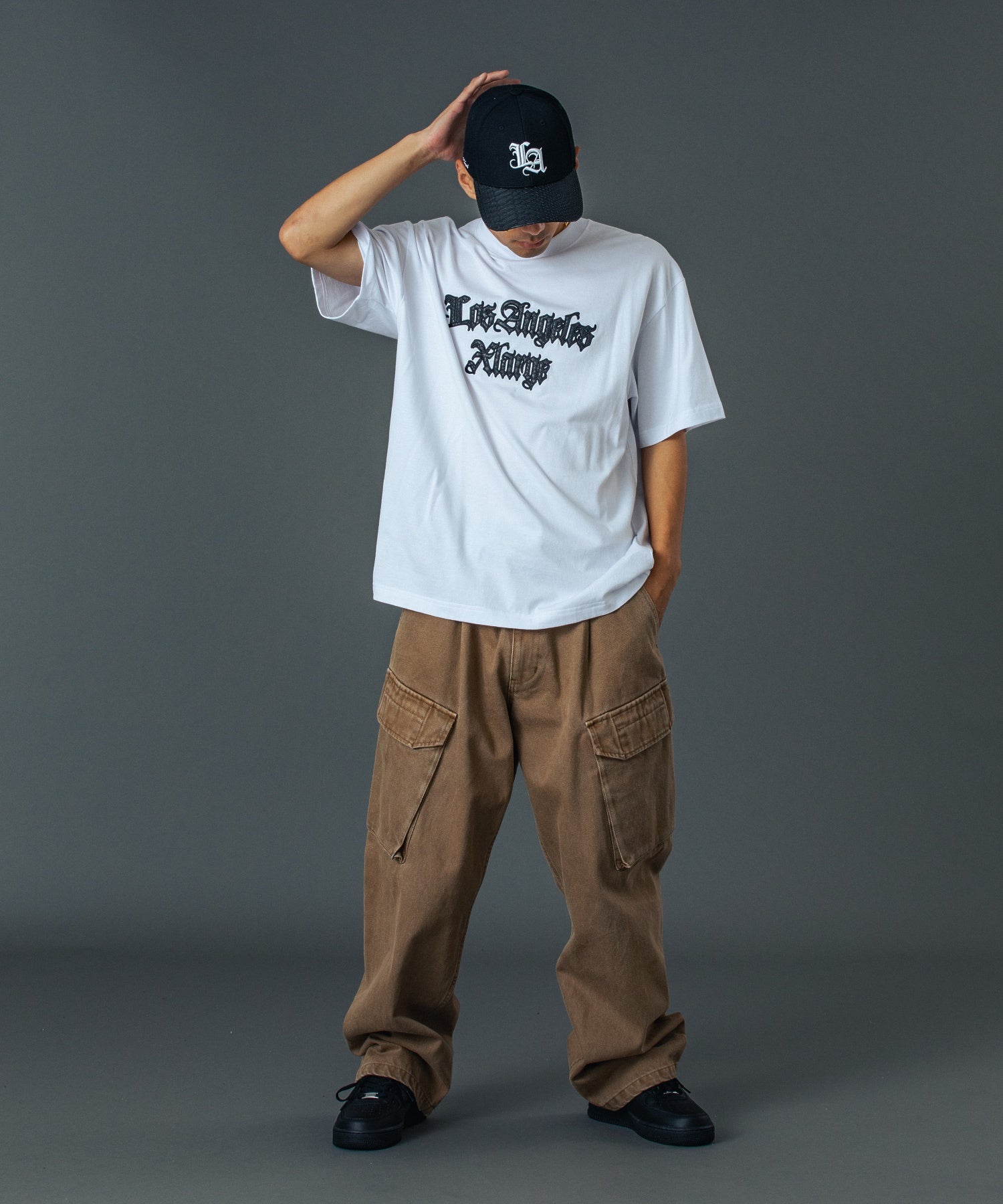 เสื้อยืดแขนสั้น XLARGE รุ่น CROC OLD ENGLISH S/S TEE