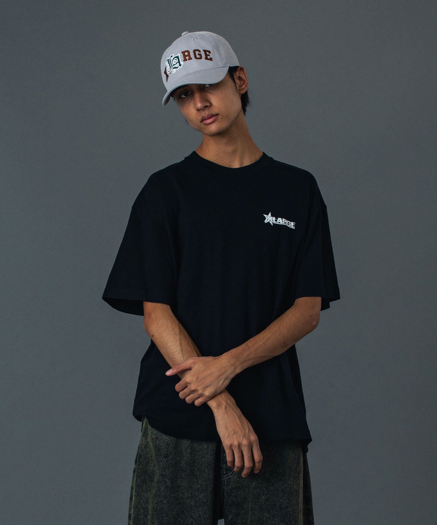 เสื้อยืดแขนสั้น XLARGE รุ่น COMPILATION LOGO S/S TEE