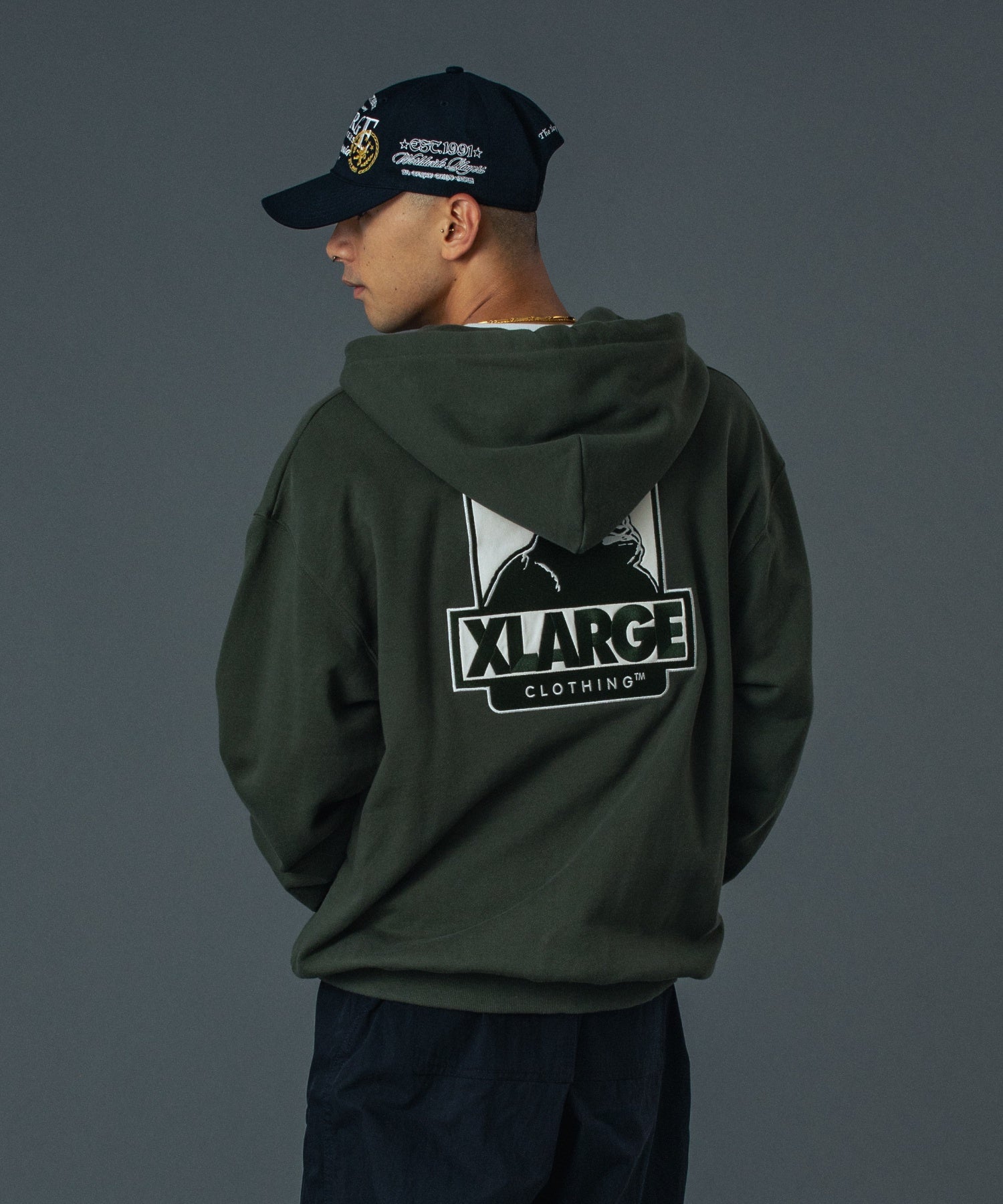 เสื้อฮู้ด XLARGE รุ่น OG BOX ZIP UP HOODED SWEATSHIRT